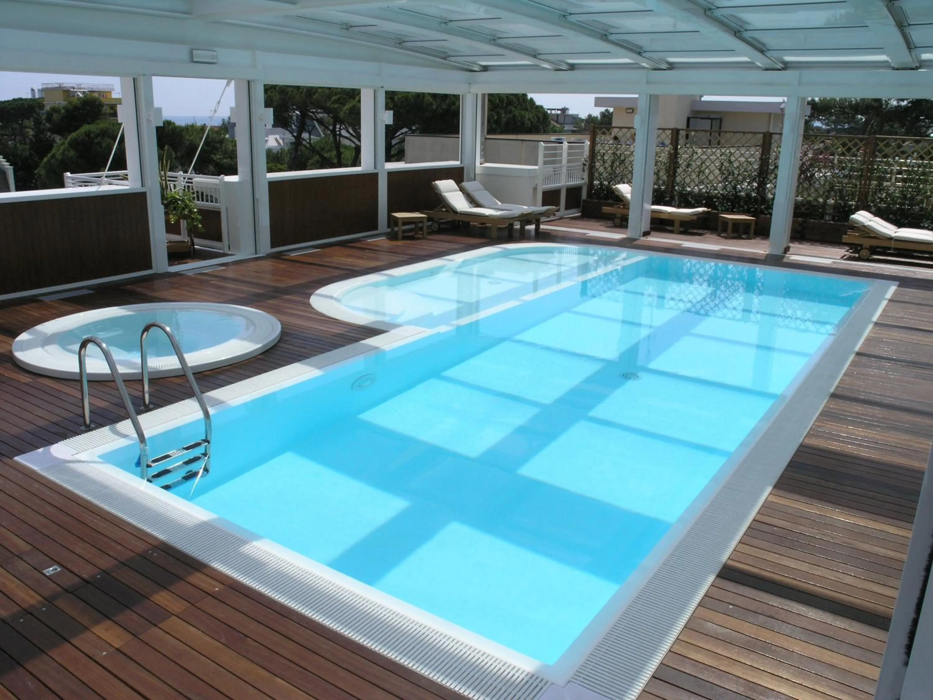 Day in Aparthotel England