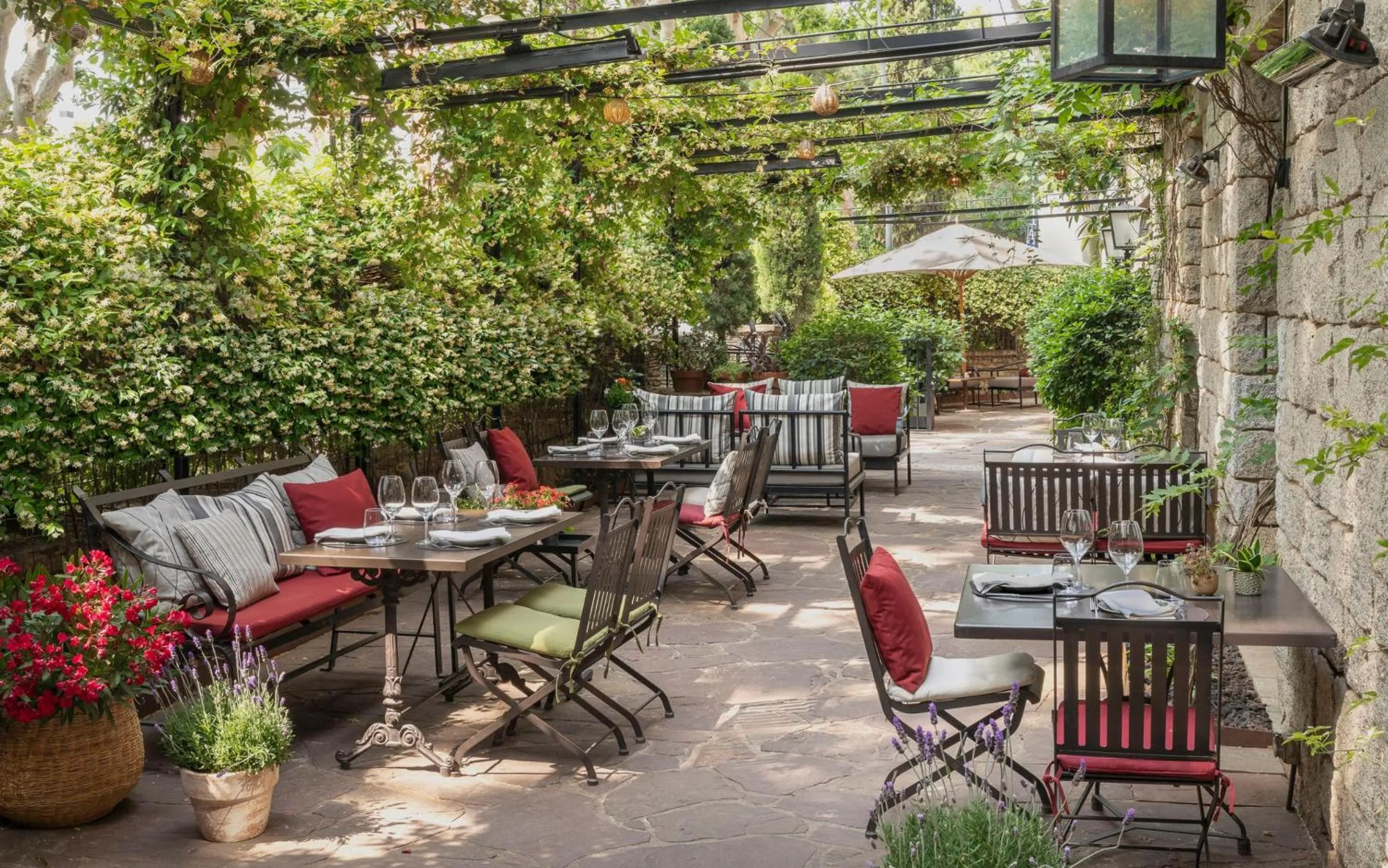 Restaurant/places to eat in Primero Primera