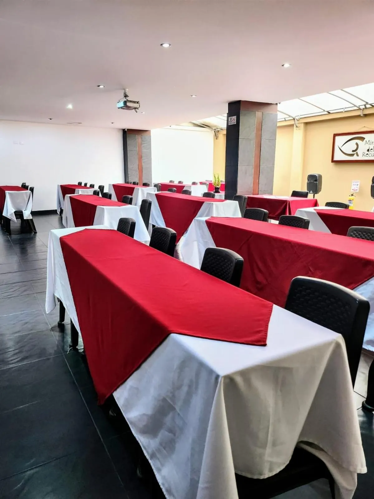 Meeting/conference room in Aparta-Suites Mirador del Recuerdo