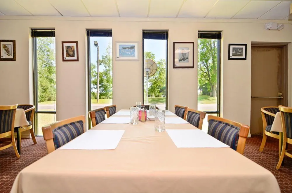 Meeting/conference room in Best Western Crossroads Inn