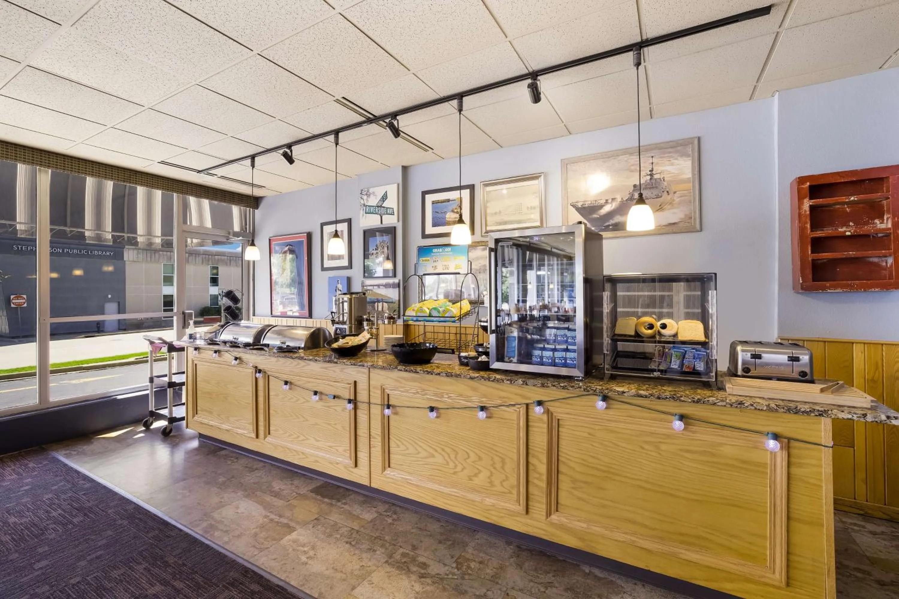 Breakfast in Best Western Riverfront Inn