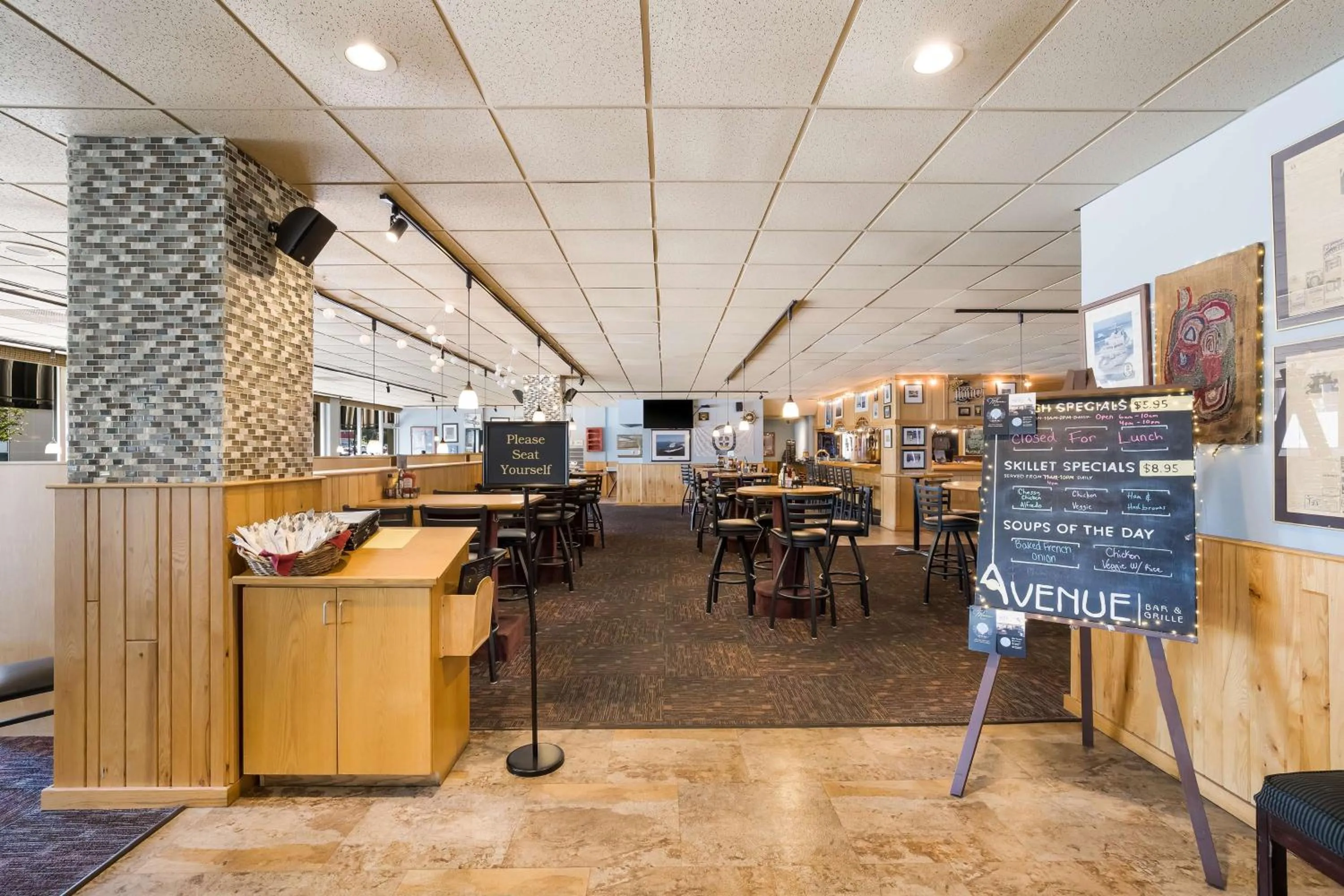 Lounge or bar in Best Western Riverfront Inn