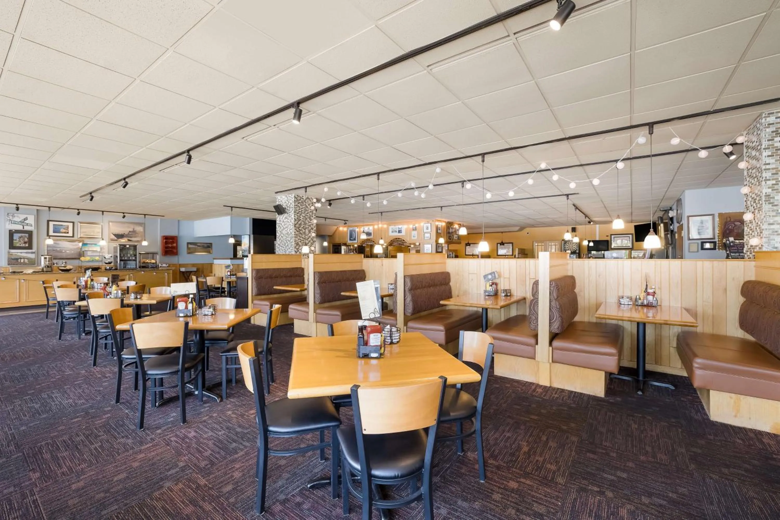 Breakfast in Best Western Riverfront Inn