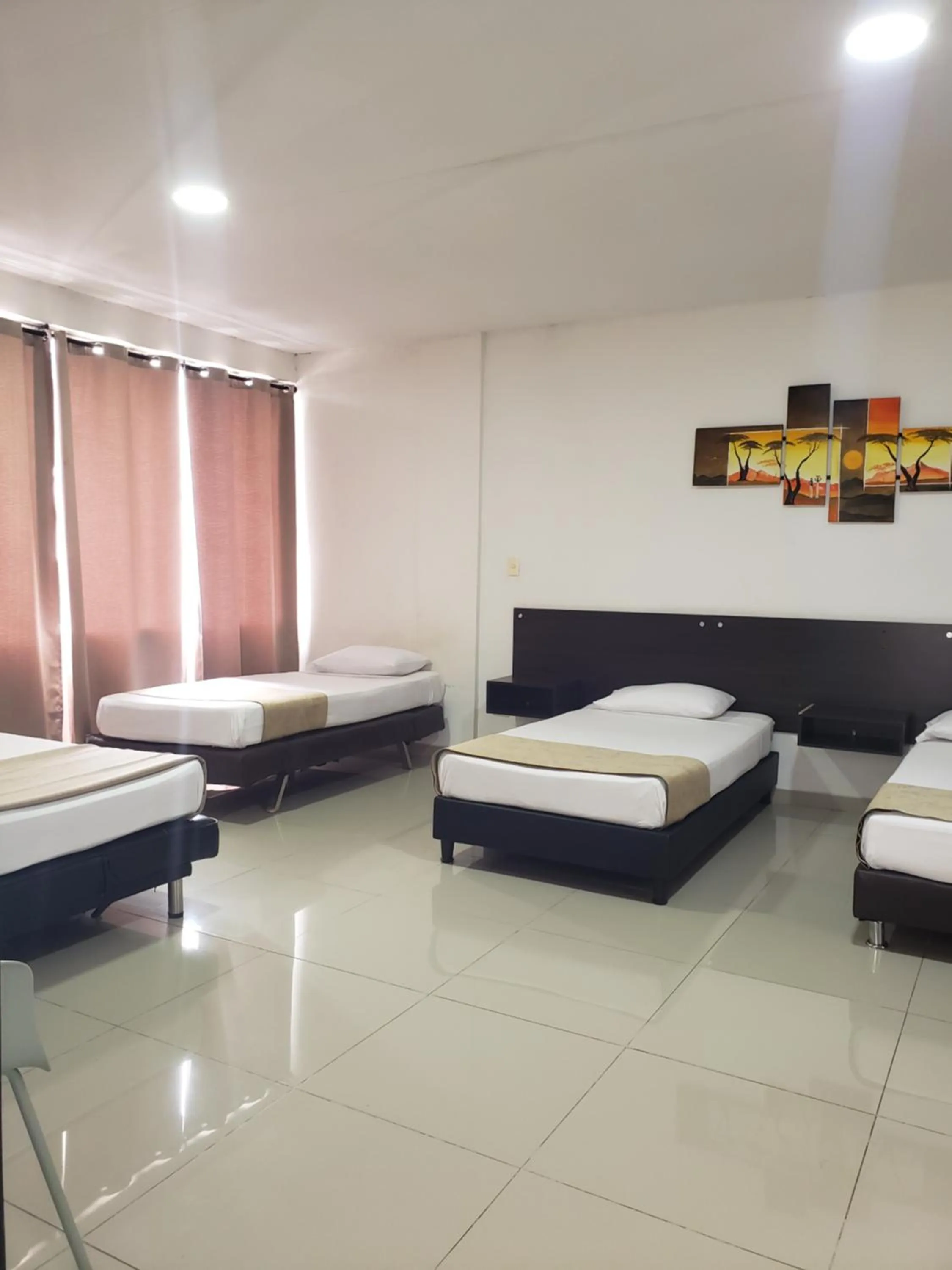 Photo of the whole room, Bed in Hotel Suite Center Pereira