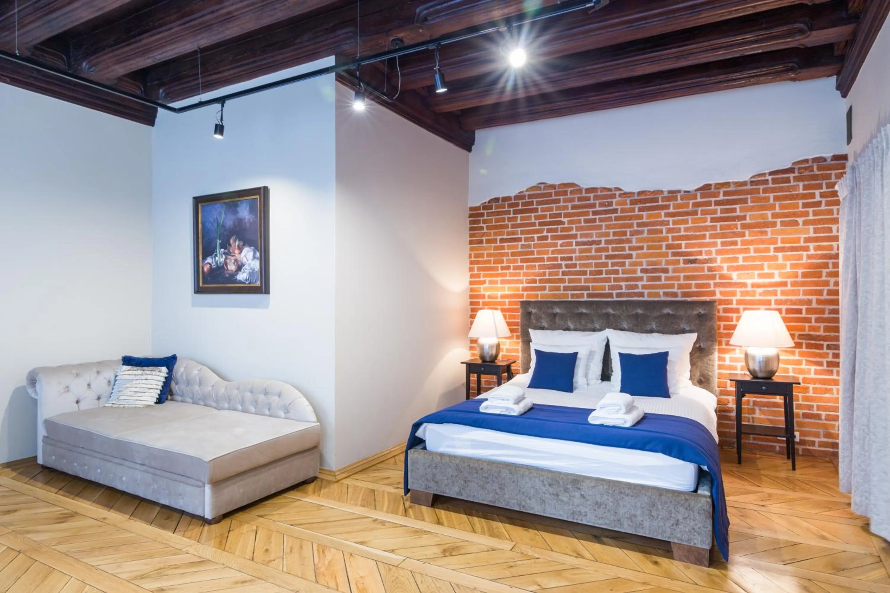 Bedroom, Bed in MR 3 Apartments