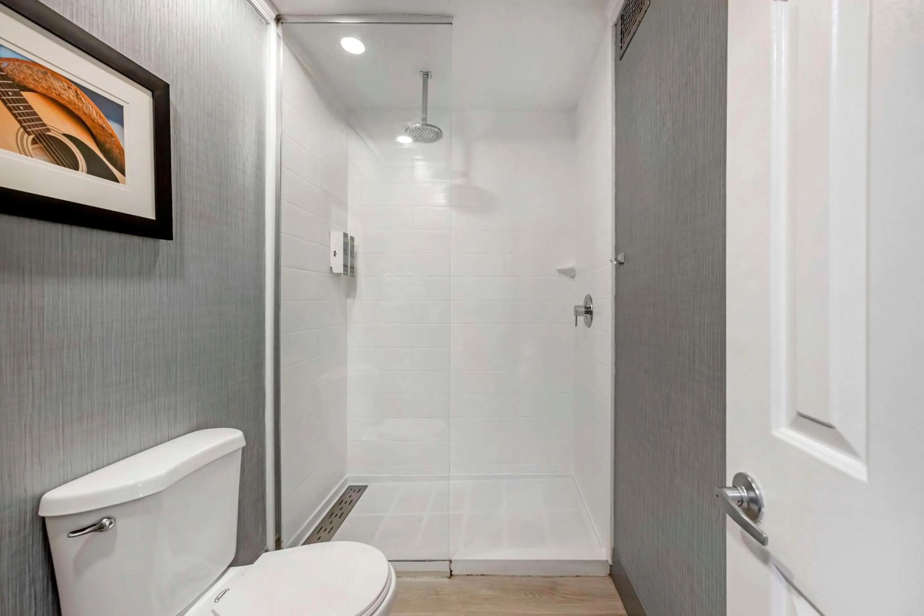 Bathroom in Best Western Brentwood