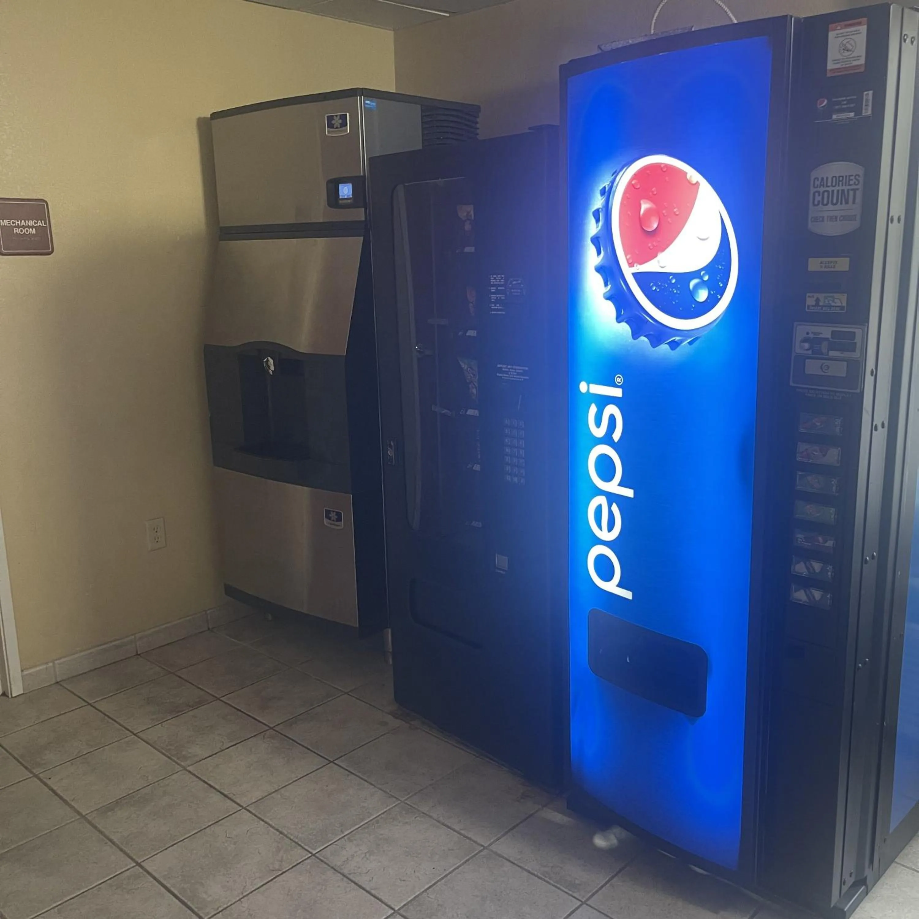 Banquet/Function facilities in Red Roof Inn & Suites Hinesville