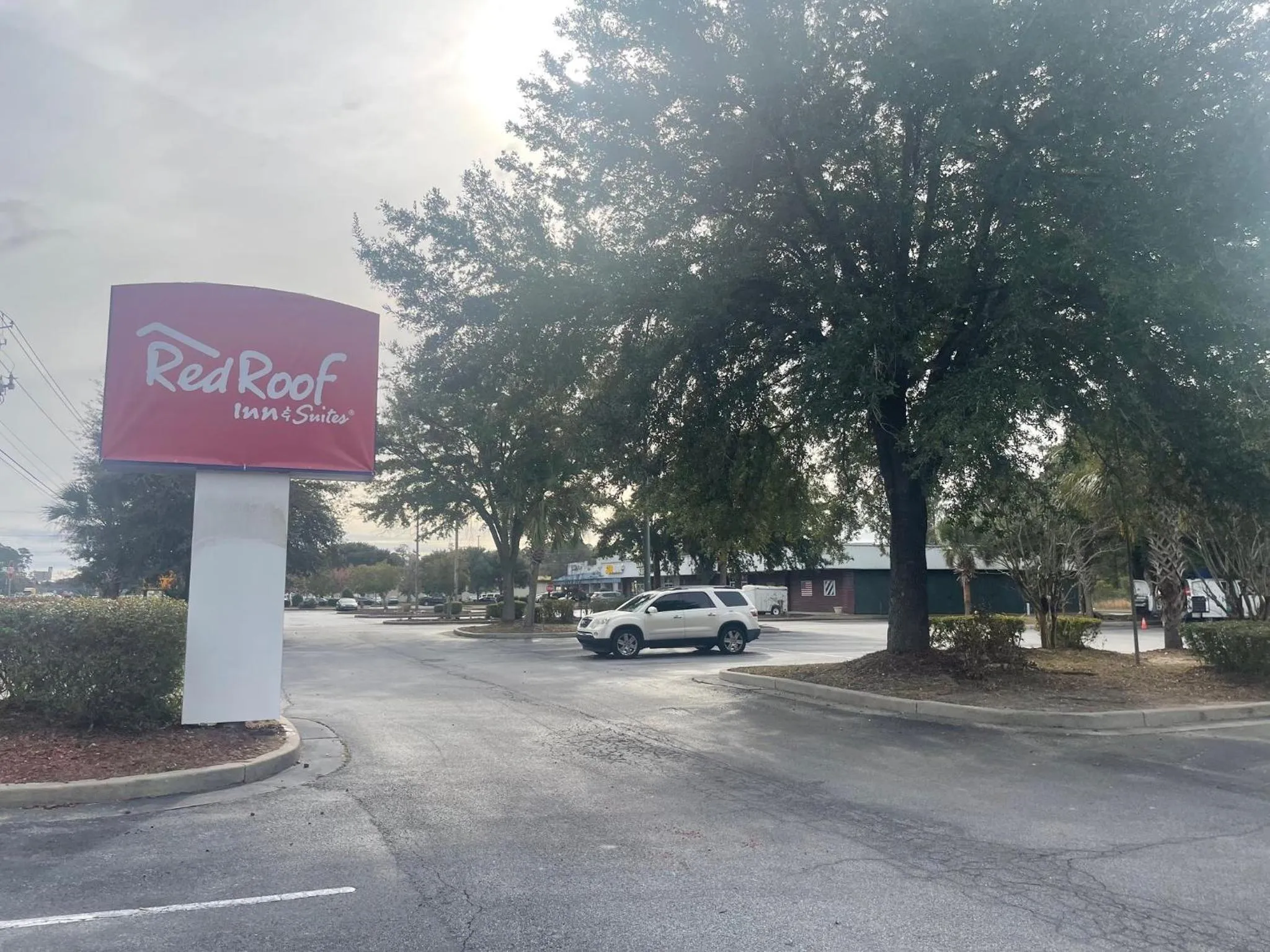 Property building in Red Roof Inn & Suites Hinesville