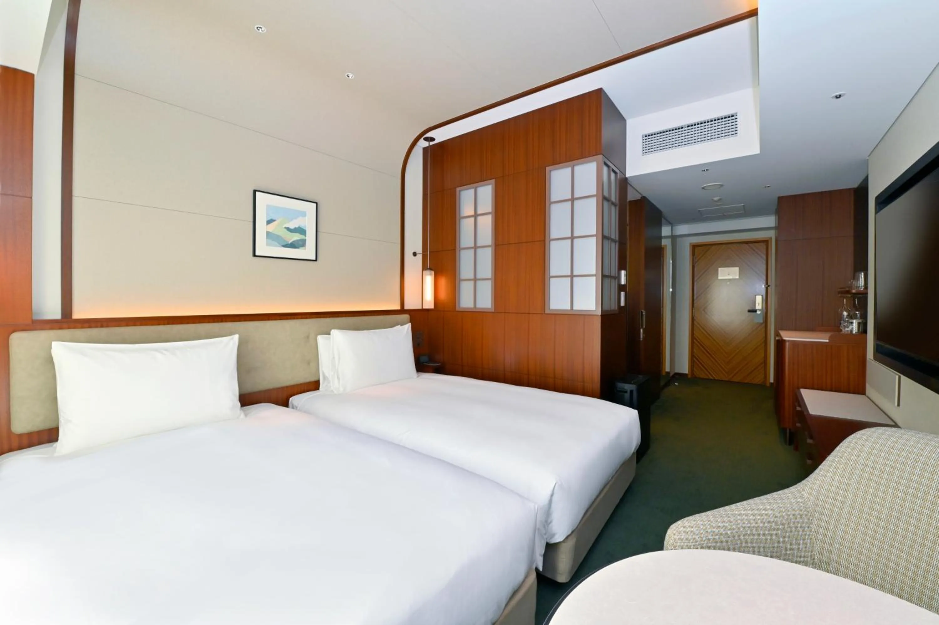 Photo of the whole room, Bed in Marunouchi Hotel