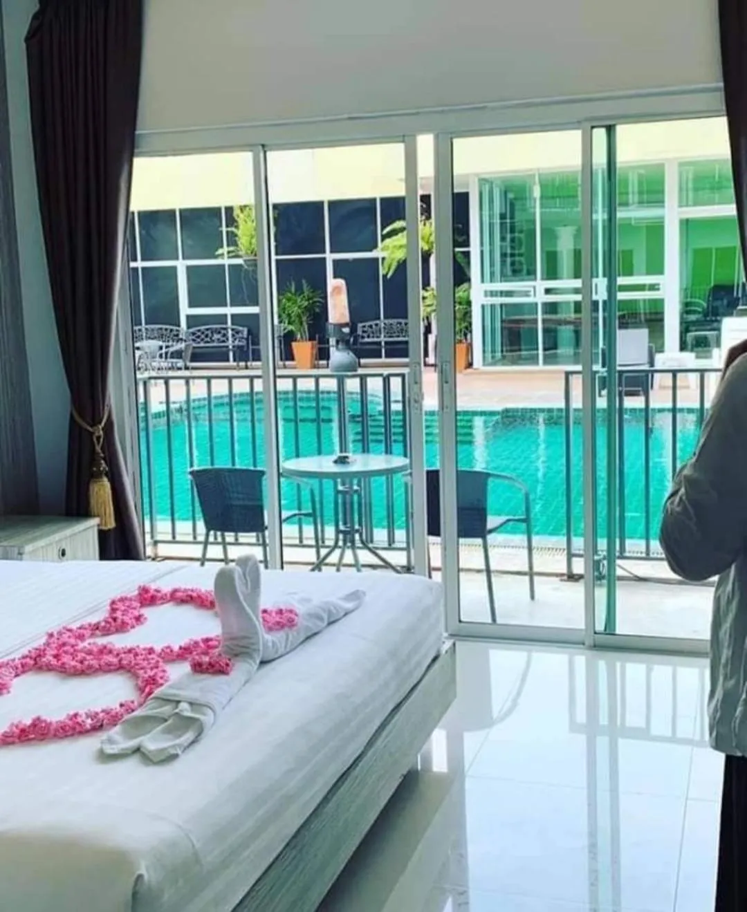 Bed in Anantra Pattaya Resort