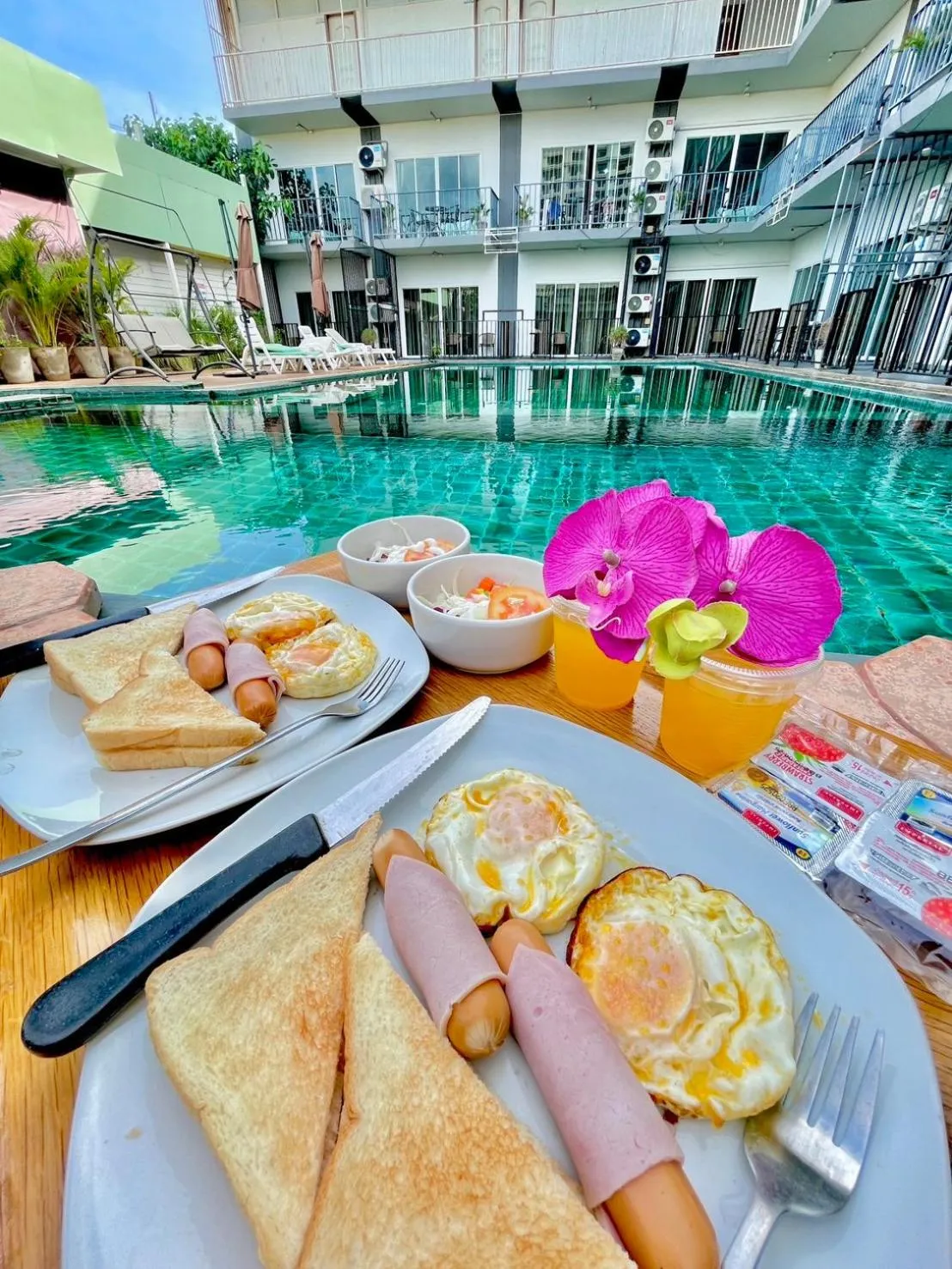 Swimming pool in Anantra Pattaya Resort