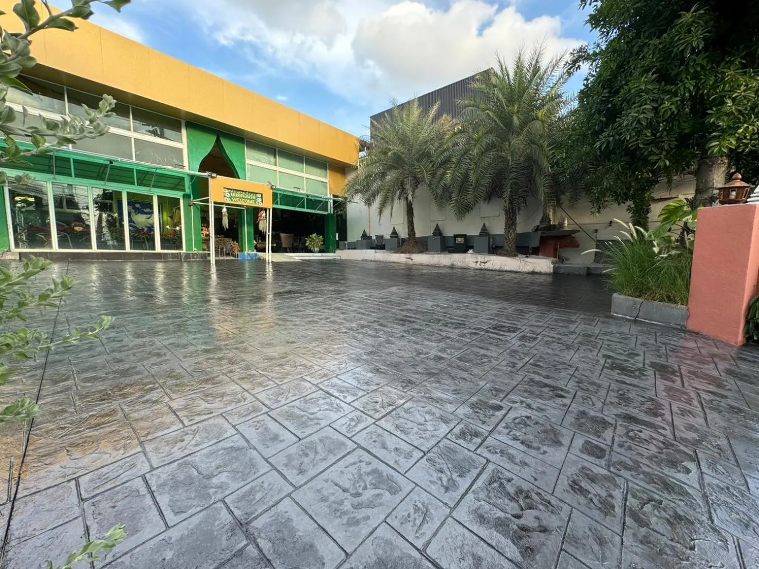 Parking in Anantra Pattaya Resort