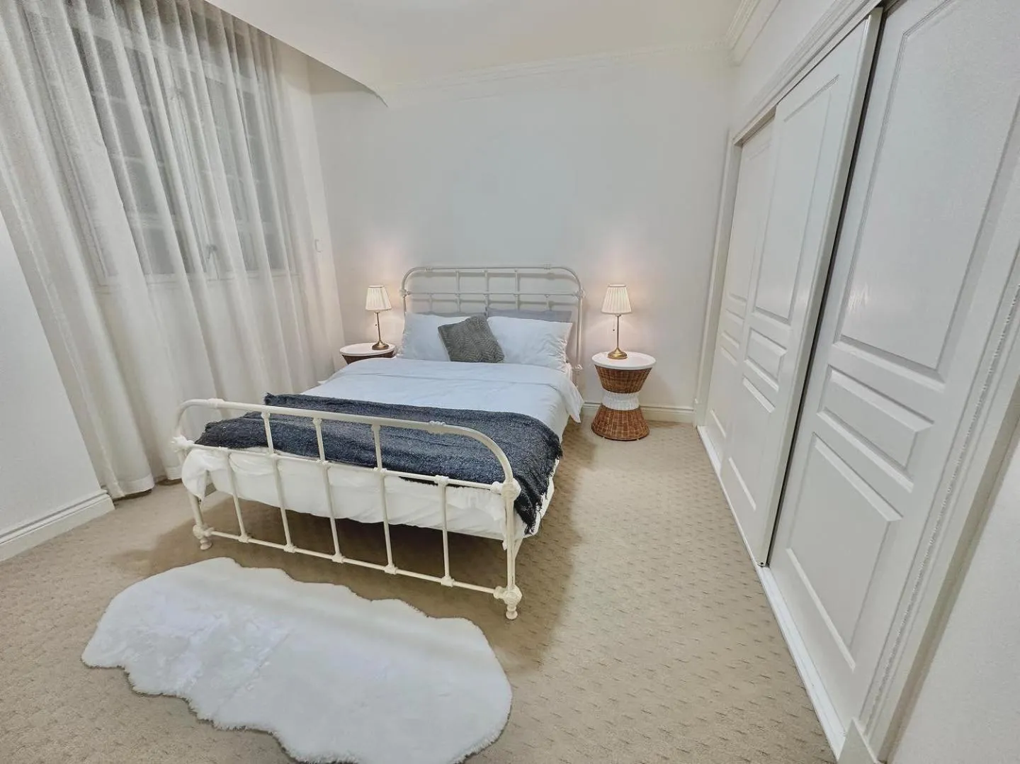 Bed in MacArthur Chambers