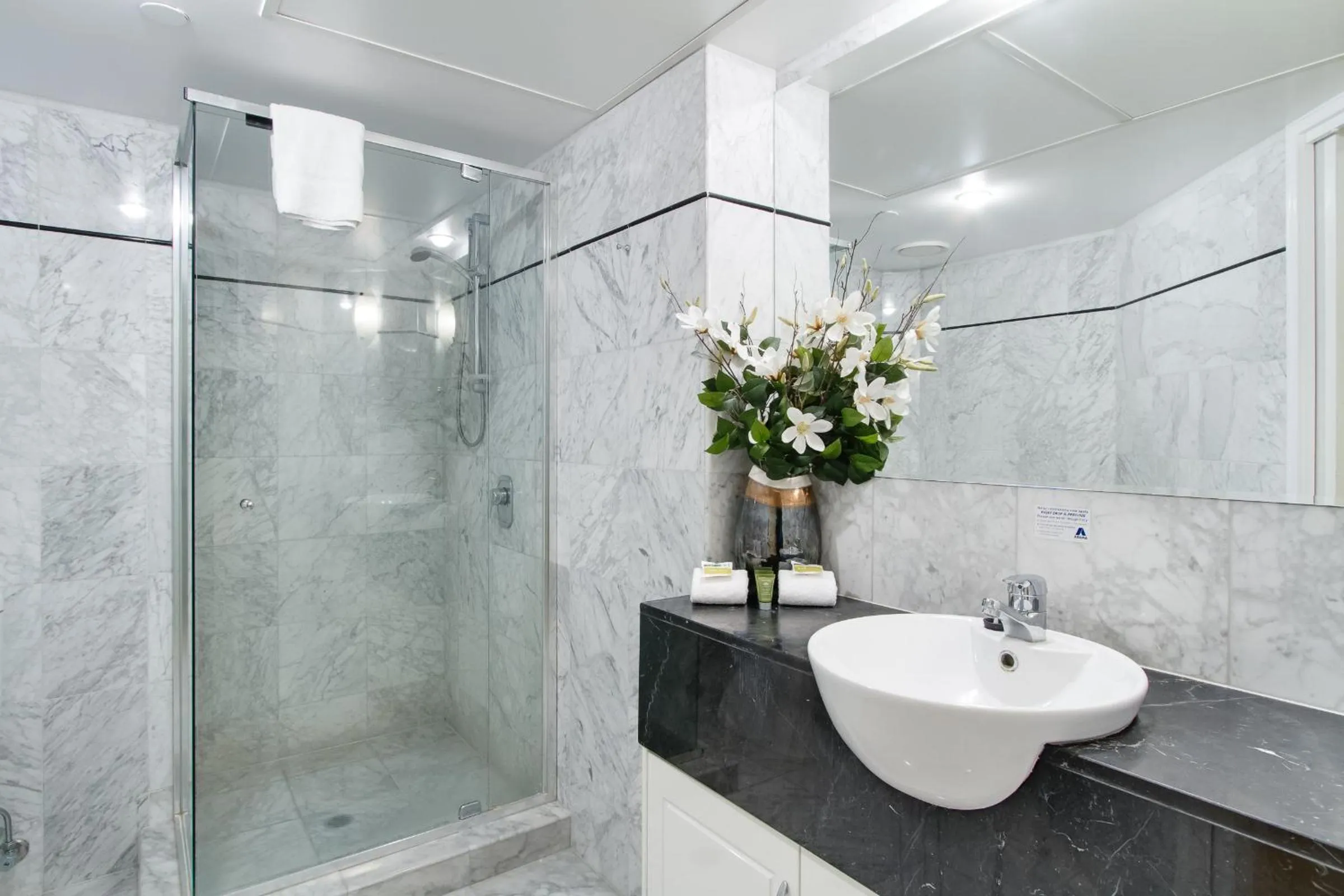 Bathroom in MacArthur Chambers