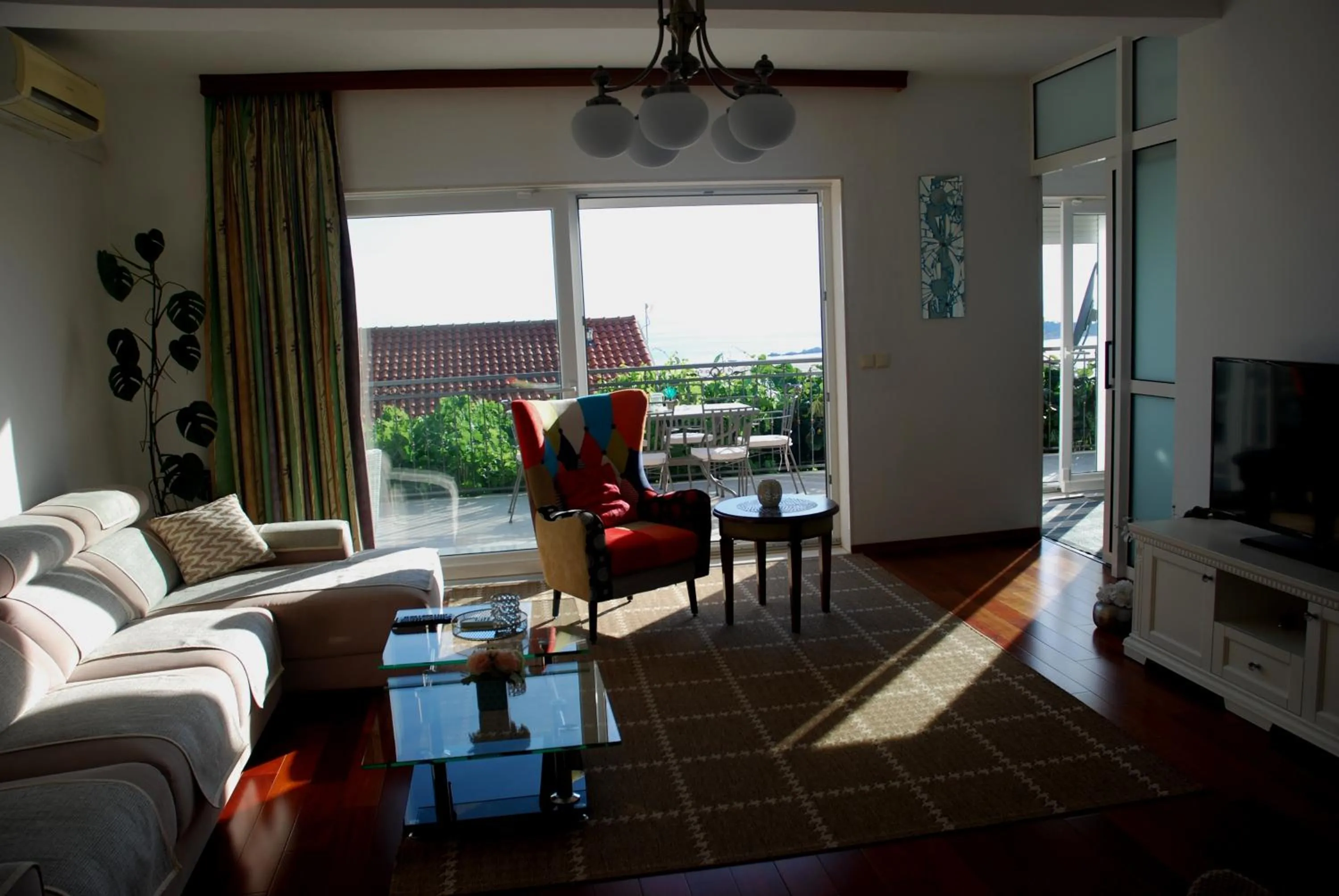 Communal lounge/ TV room in Summer Breeze Cavtat