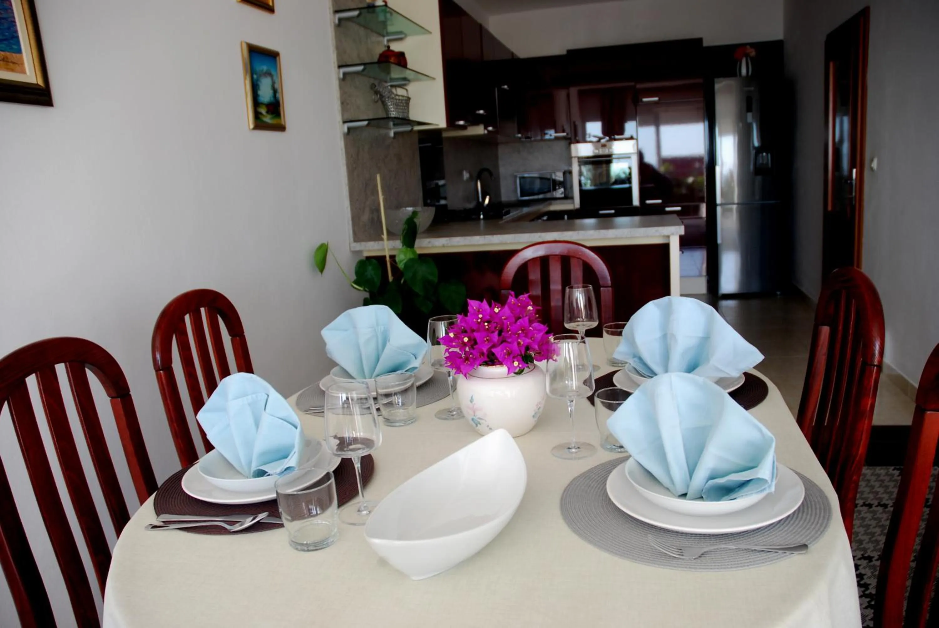 Dining area in Summer Breeze Cavtat