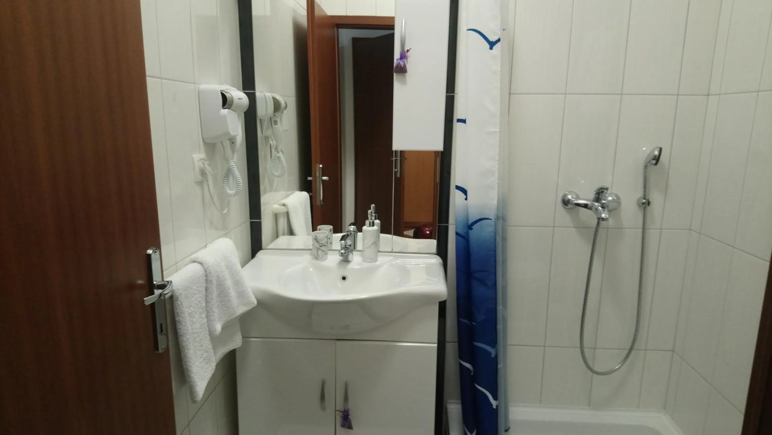 Shower in Summer Breeze Cavtat
