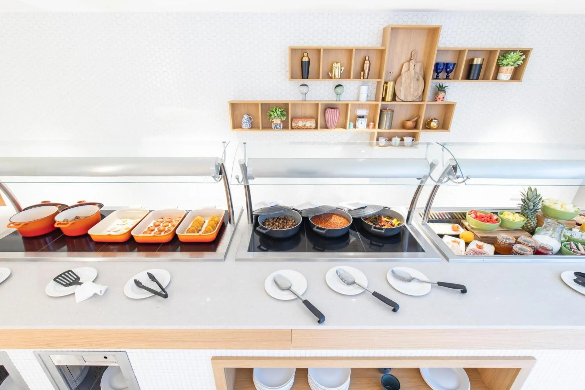 Restaurant/places to eat in Holiday Inn Bristol Airport by IHG