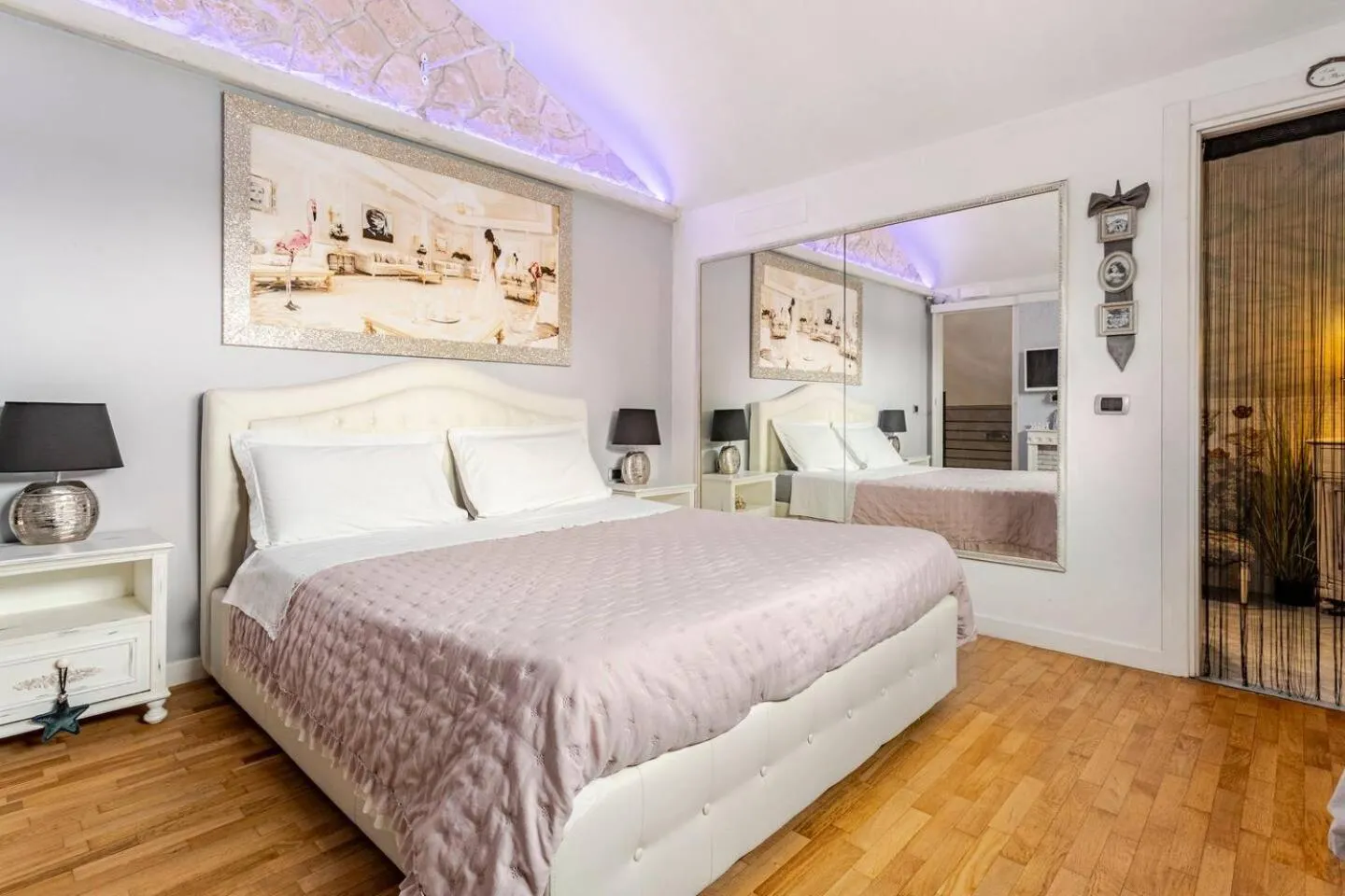 Bedroom, Bed in House Garden Loft