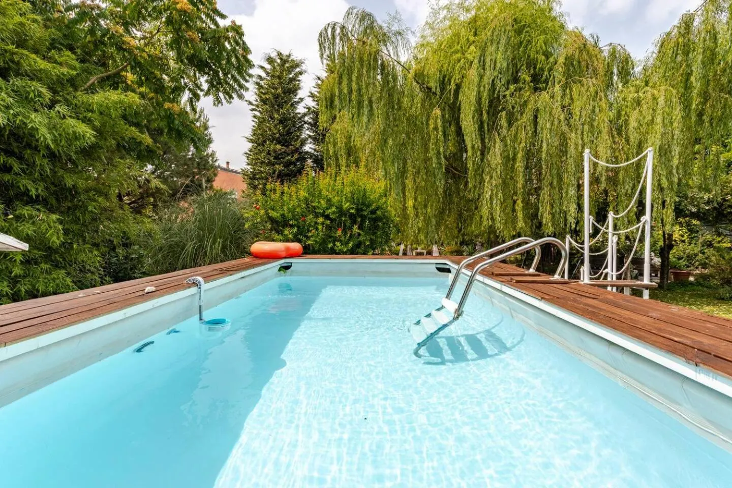 Swimming pool in House Garden Loft