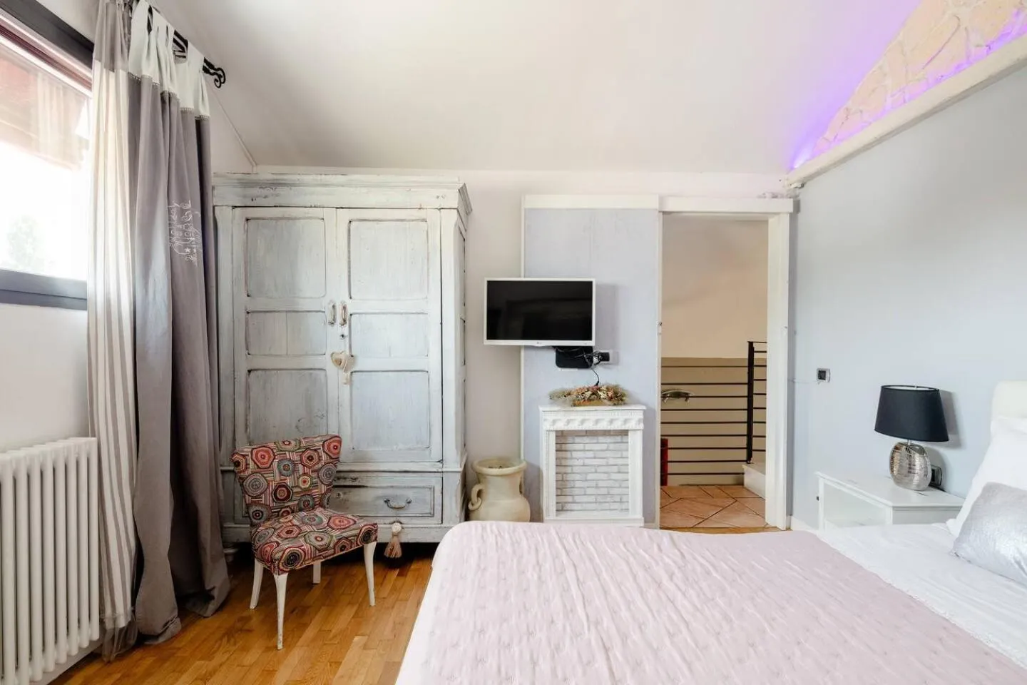 Bedroom, Bed in House Garden Loft