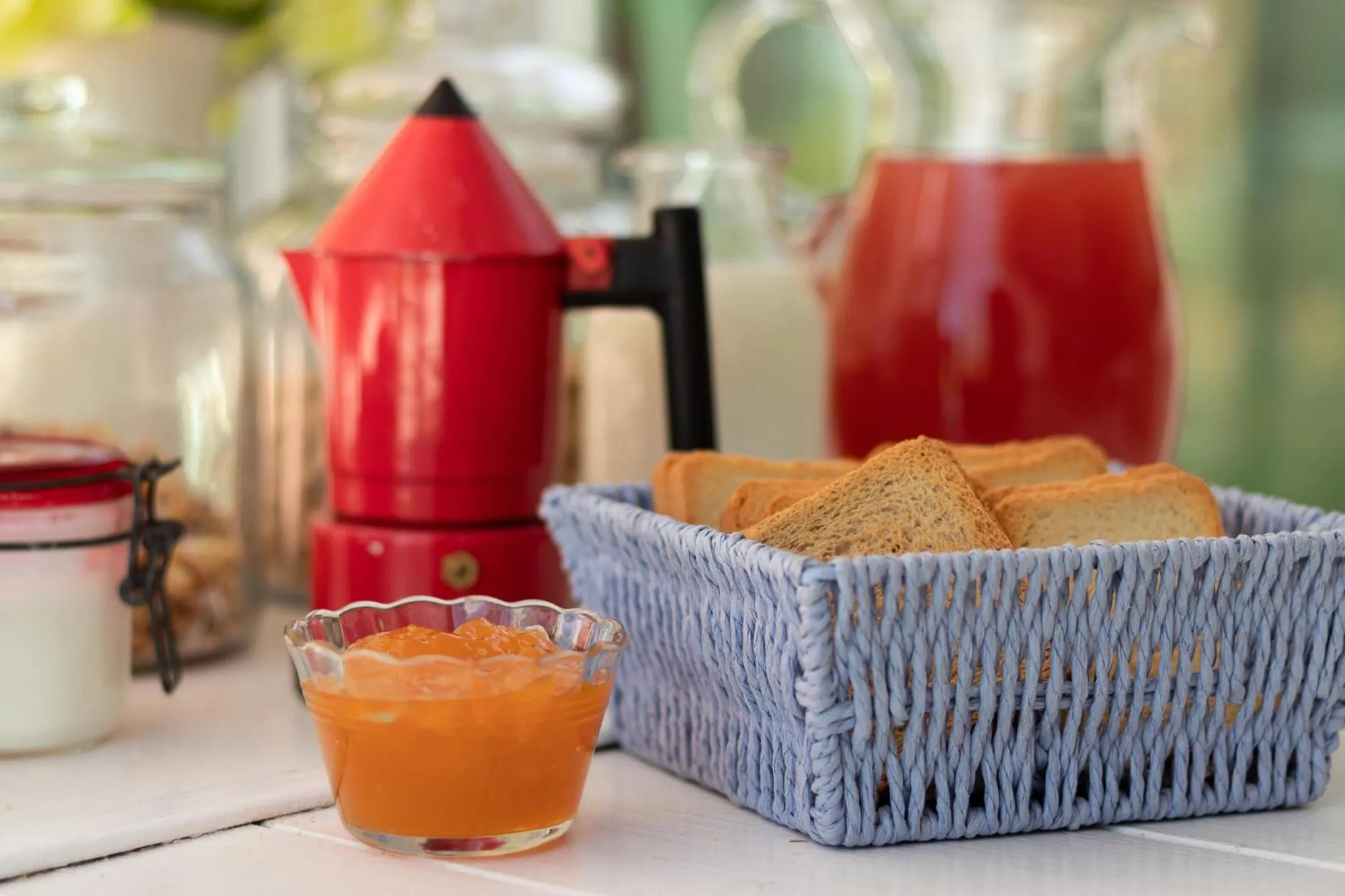 Food and drinks in House Garden Loft