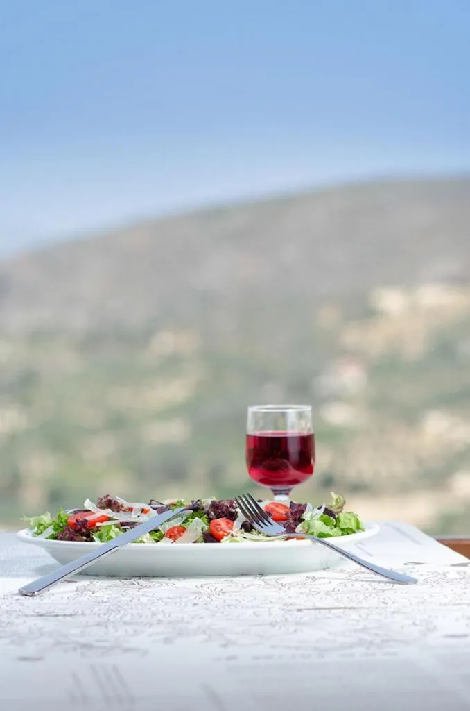 Restaurant/places to eat in Earino