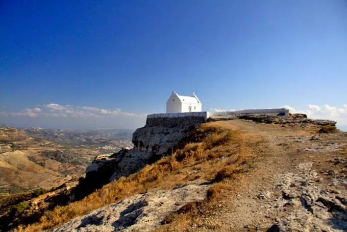 Nearby landmark in Earino