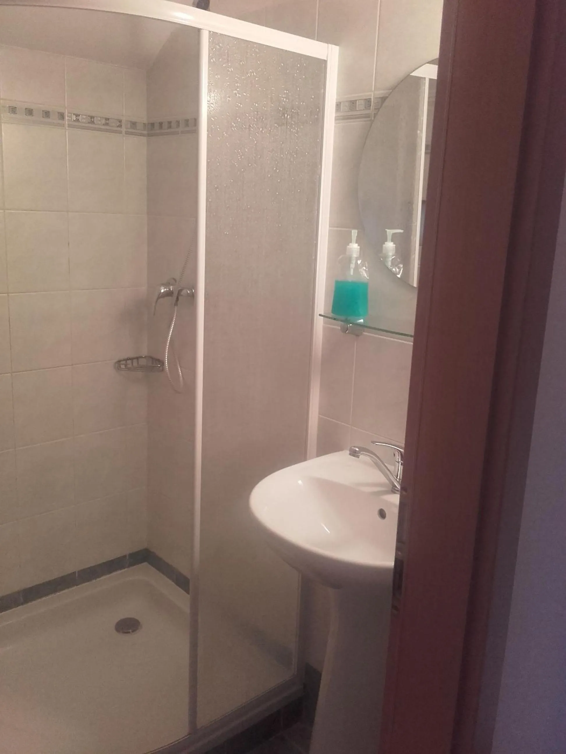 Shower in Hotel Anna