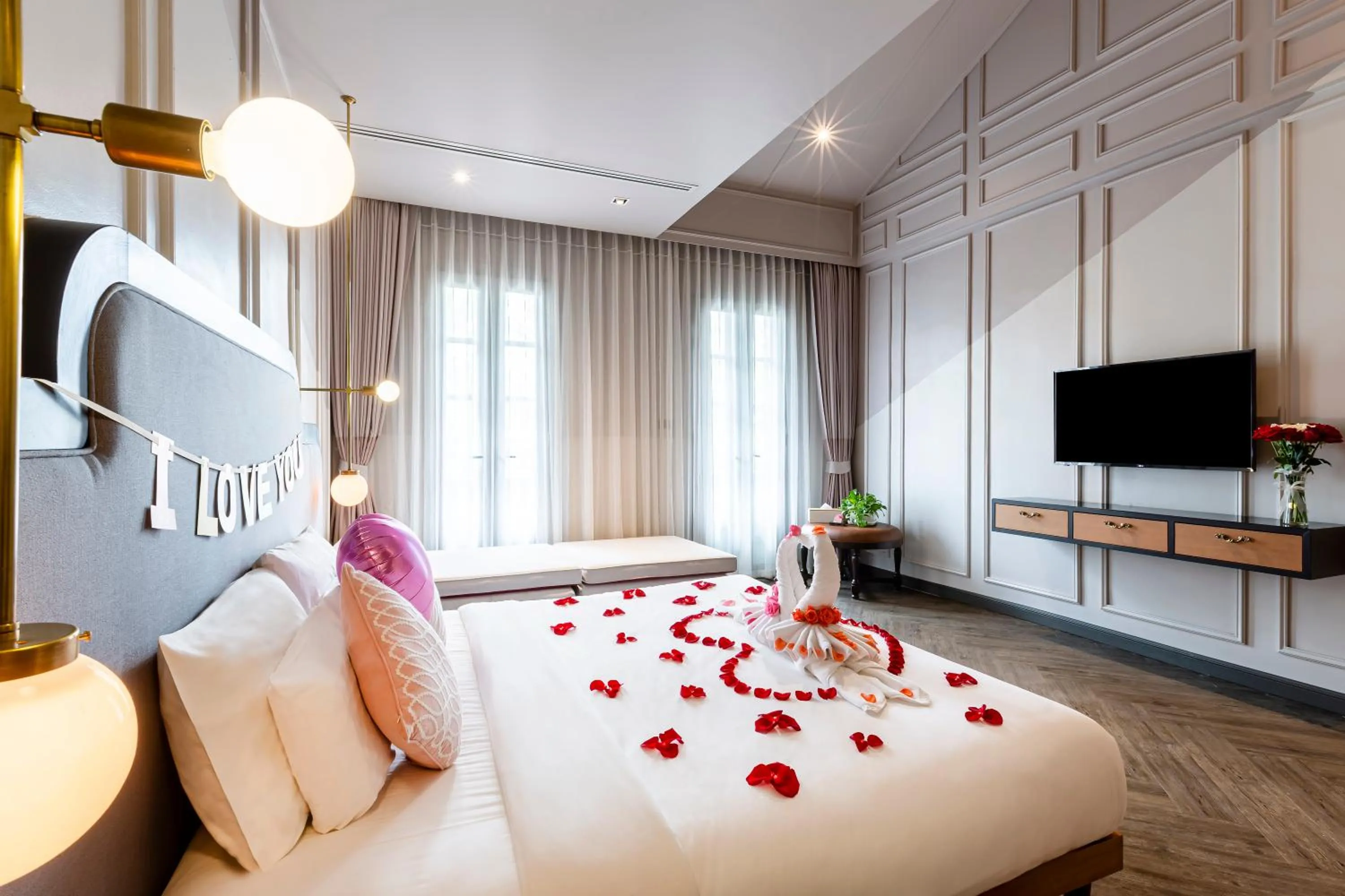 Bed in MiLa Thapae@Chiang Mai Old City