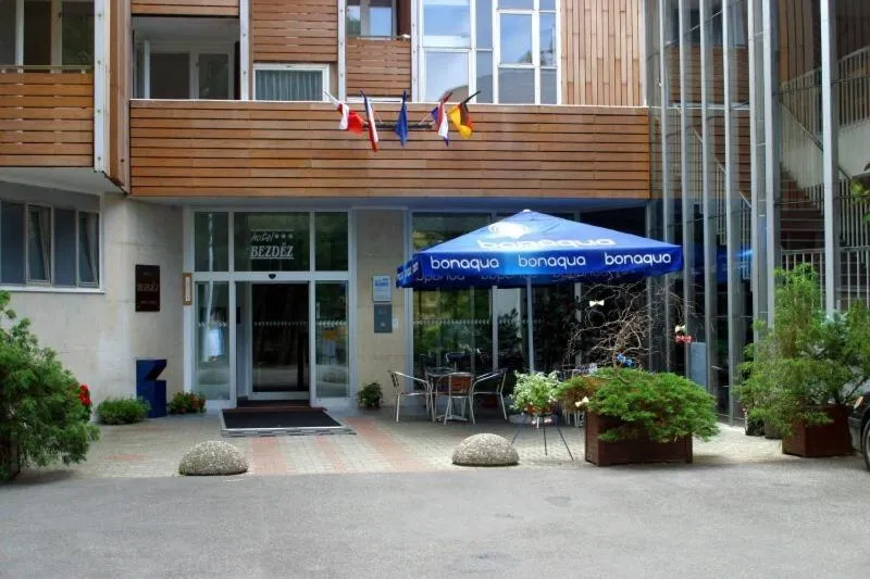 Facade/entrance in Hotel Bezdez Stare Splavy