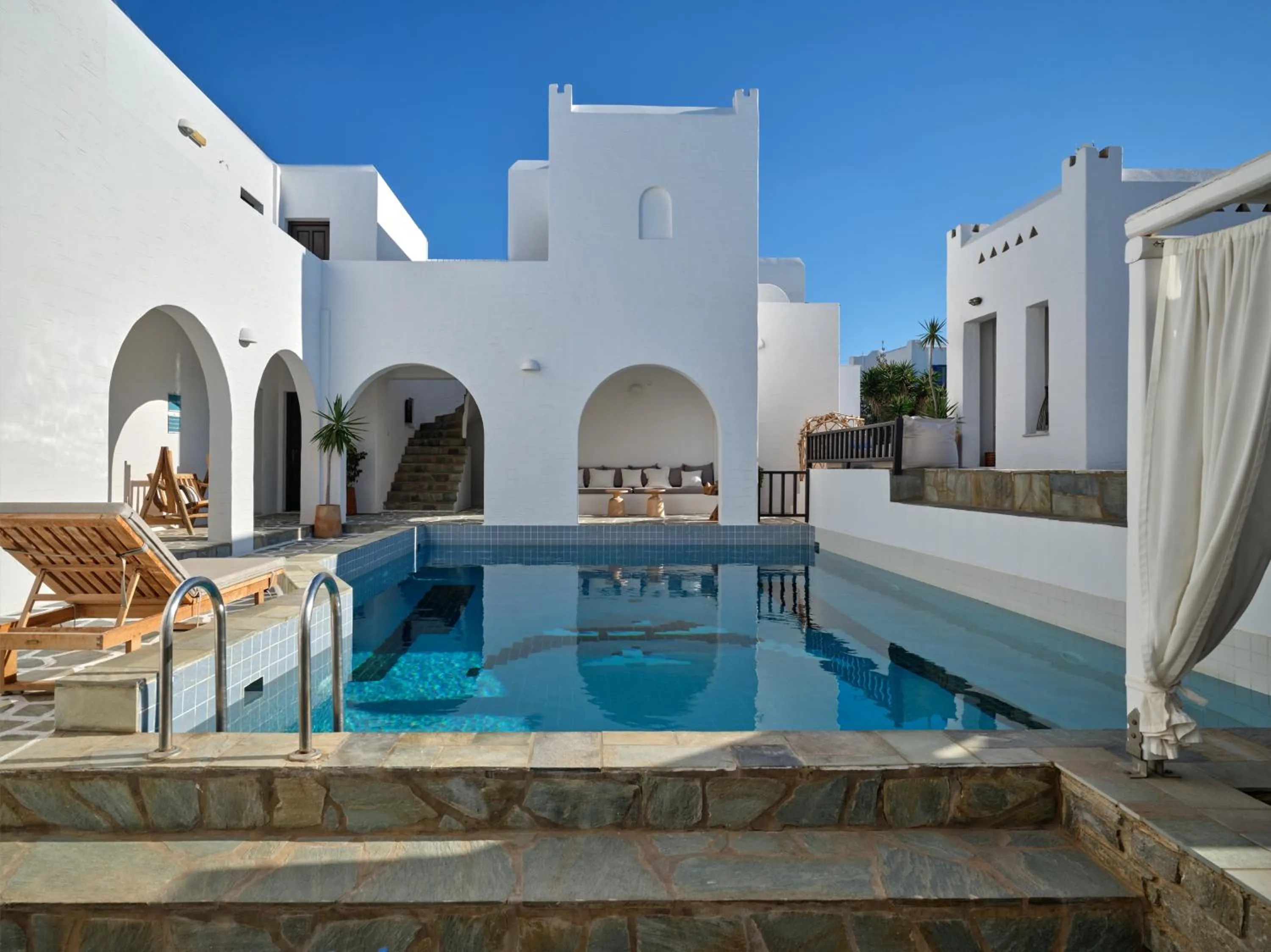 Property building in Aella Residence