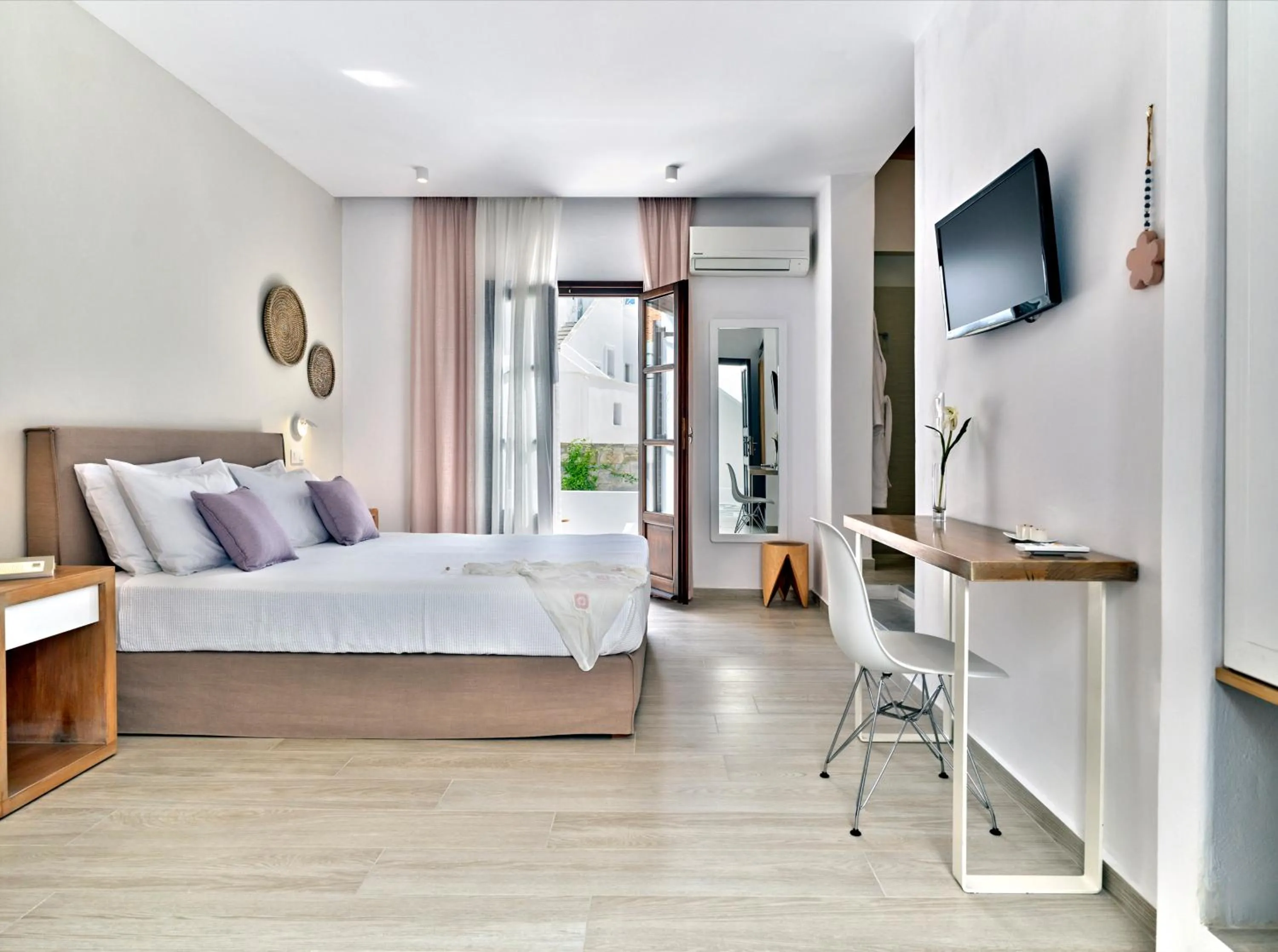 Photo of the whole room, Bed in Aella Residence