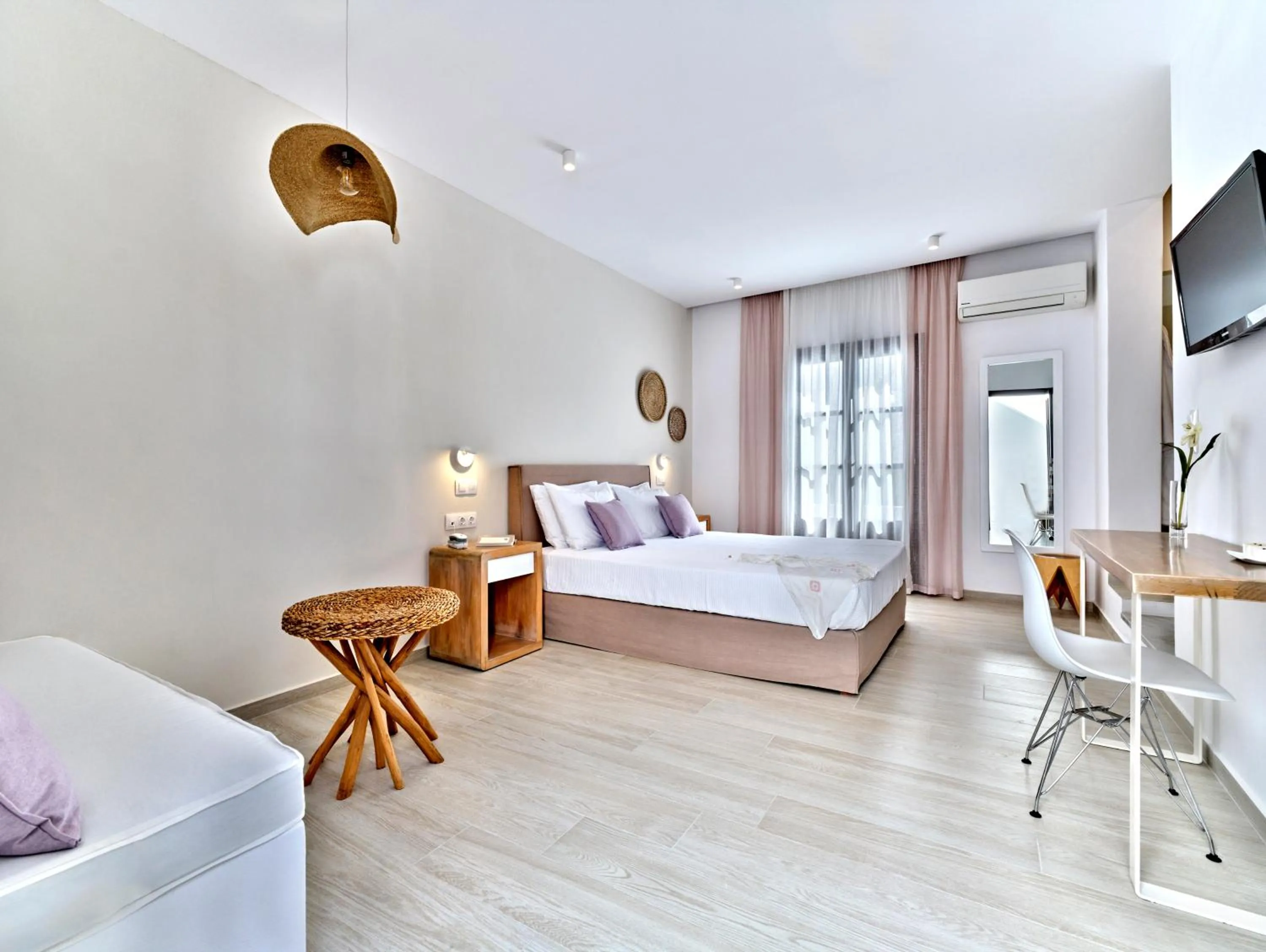 Photo of the whole room, Bed in Aella Residence