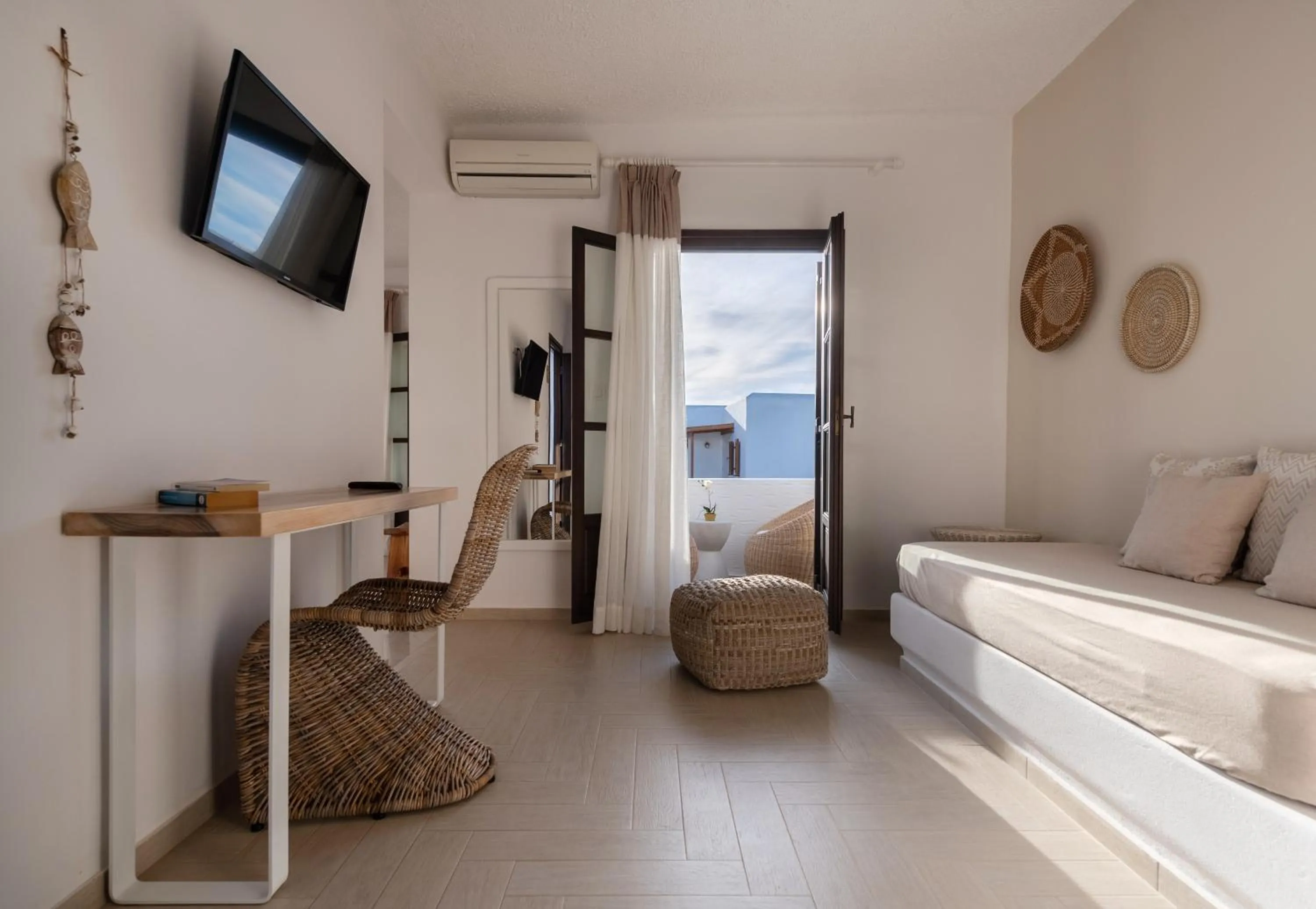 Photo of the whole room, Bed in Aella Residence