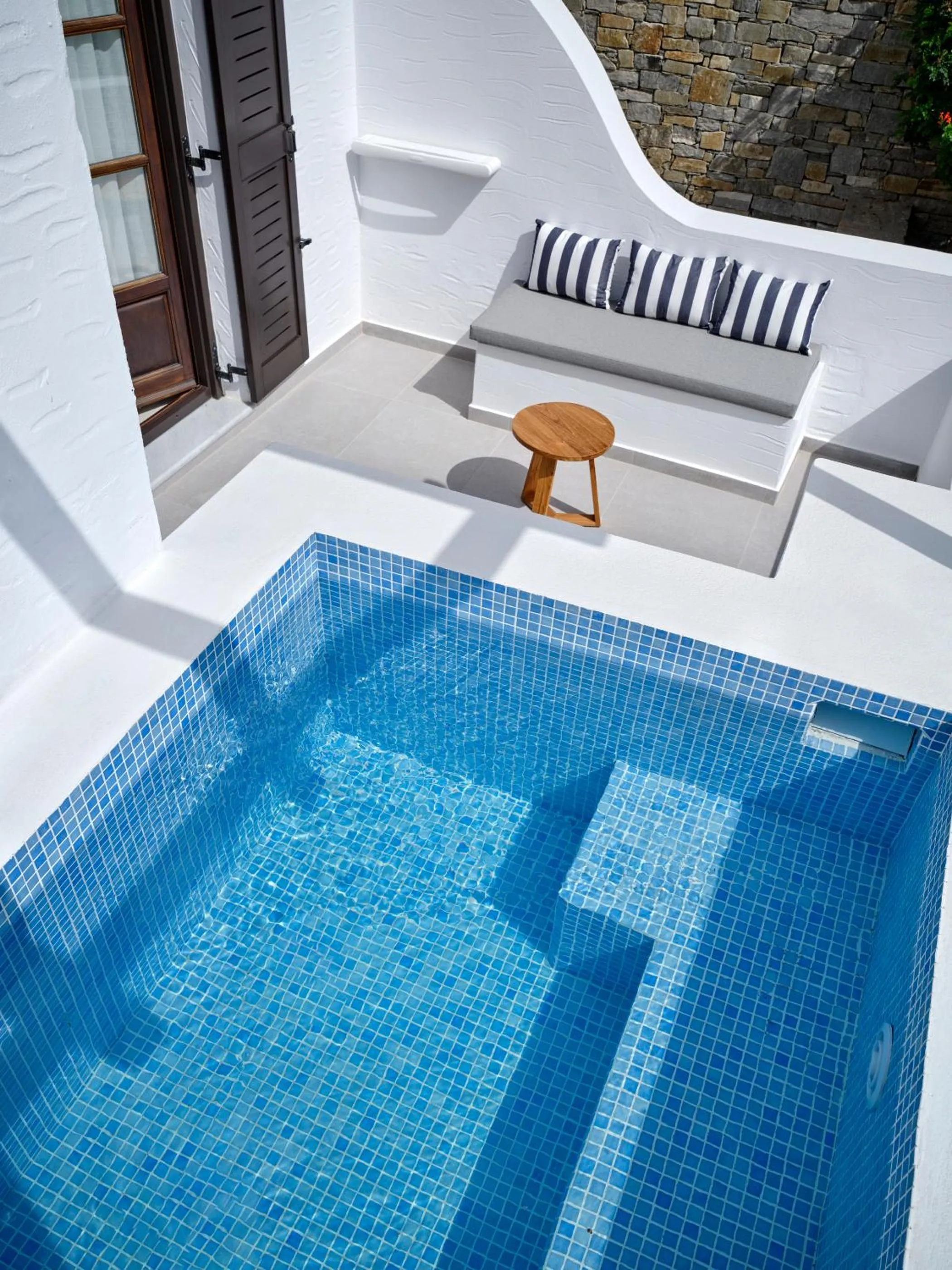 Hot Tub in Aella Residence