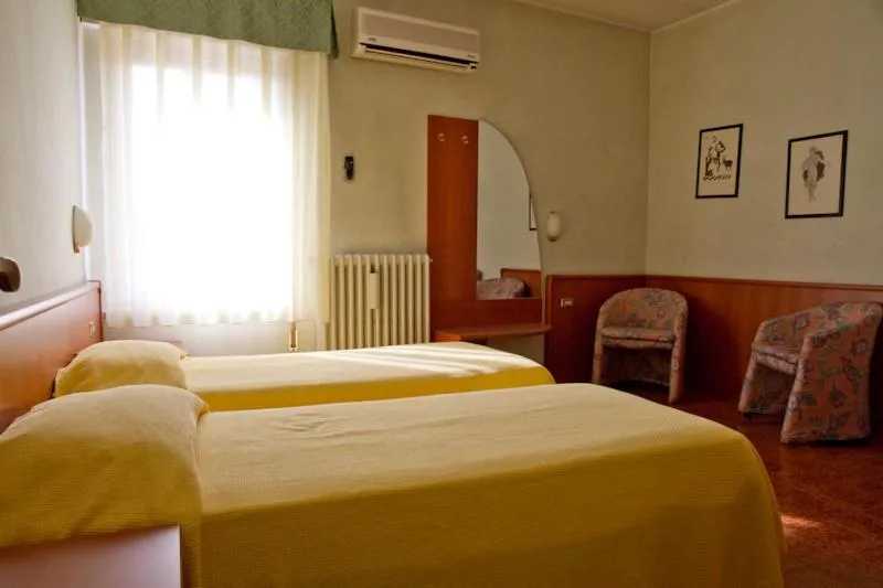 Photo of the whole room, Bed in Hotel Europa