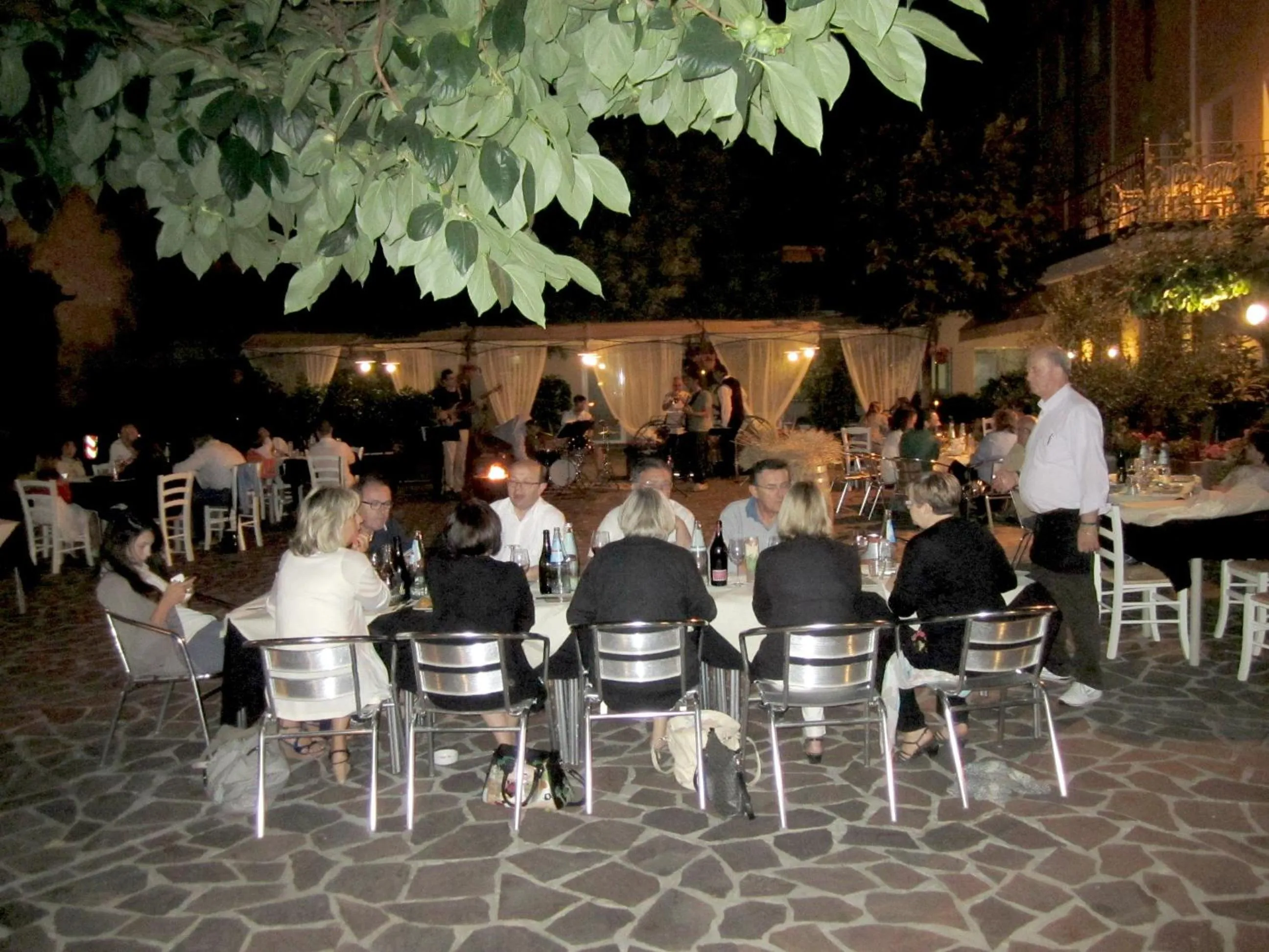 Restaurant/places to eat in Hotel Europa