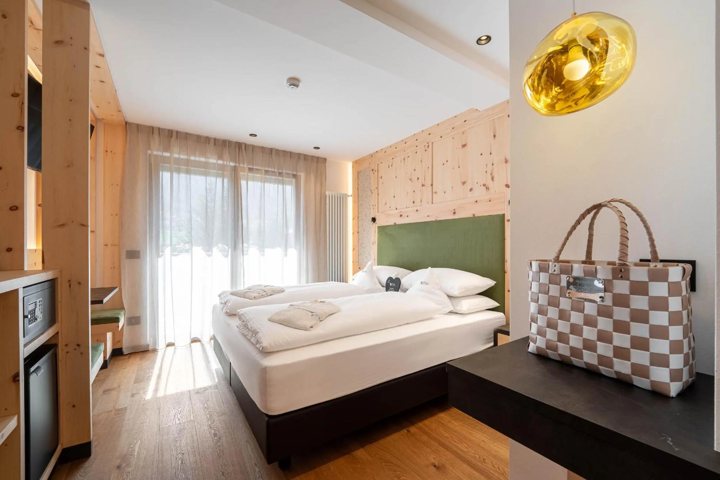 Bed in Hotel Des Alpes