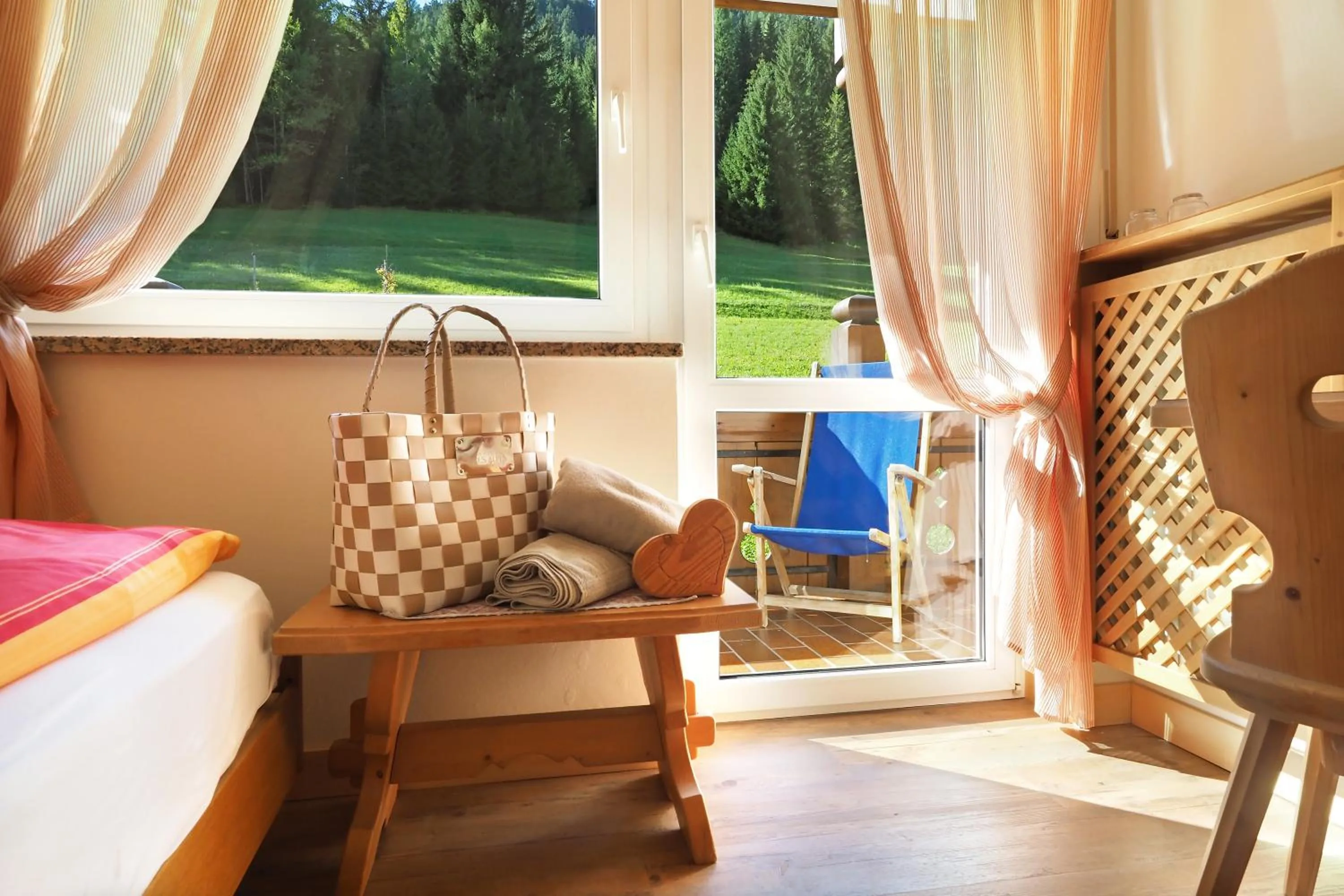 Photo of the whole room in Hotel Des Alpes