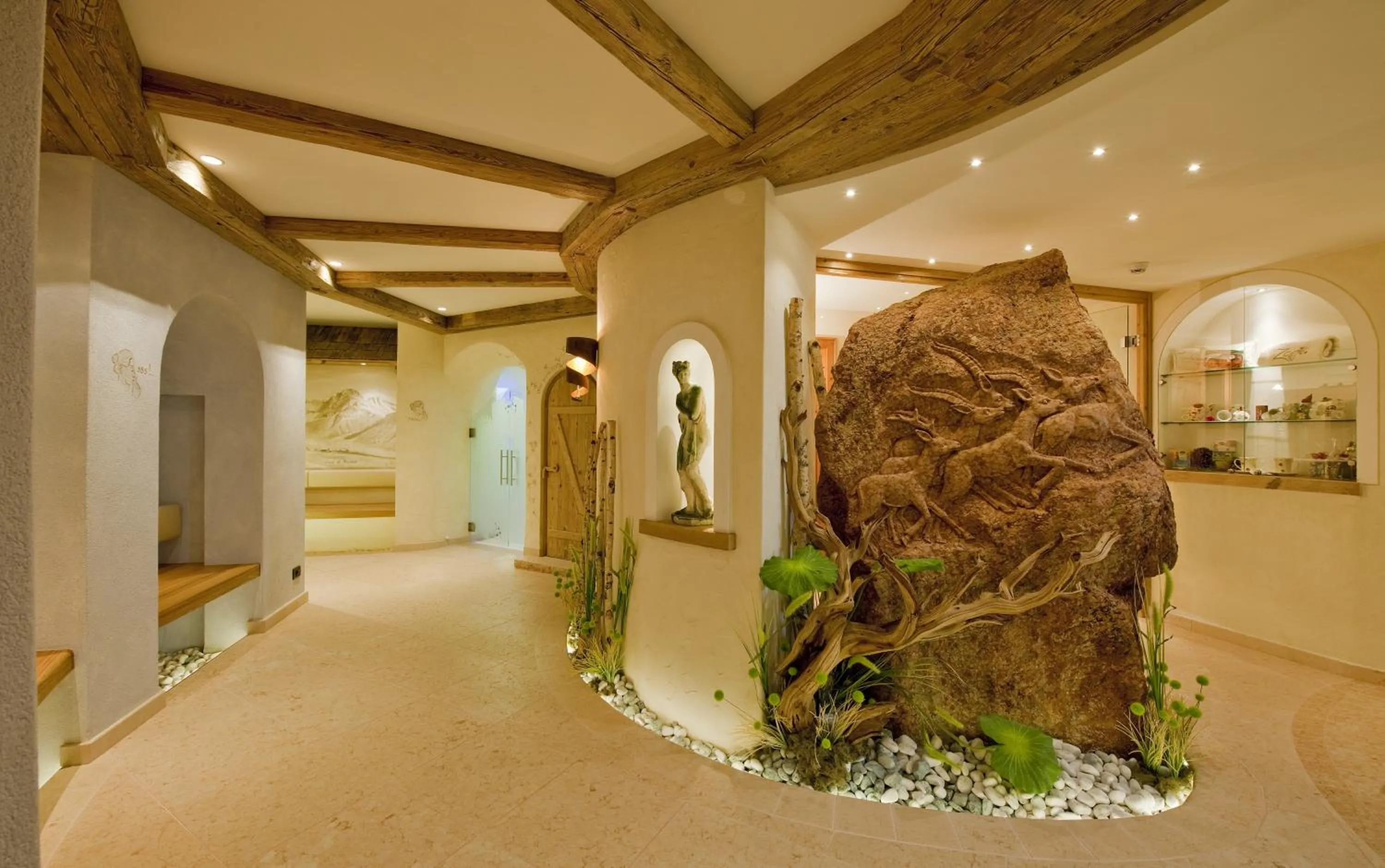 Decorative detail in Hotel Des Alpes