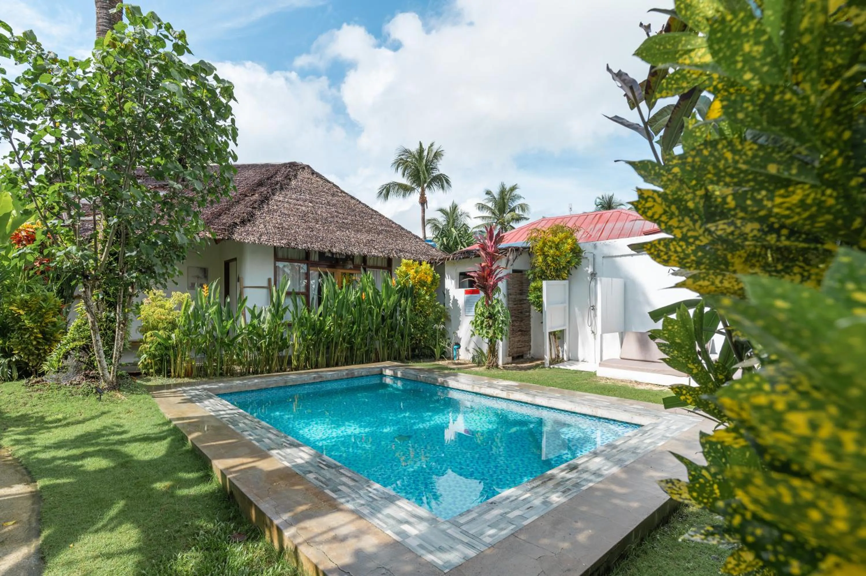 Swimming pool in Blauset Two