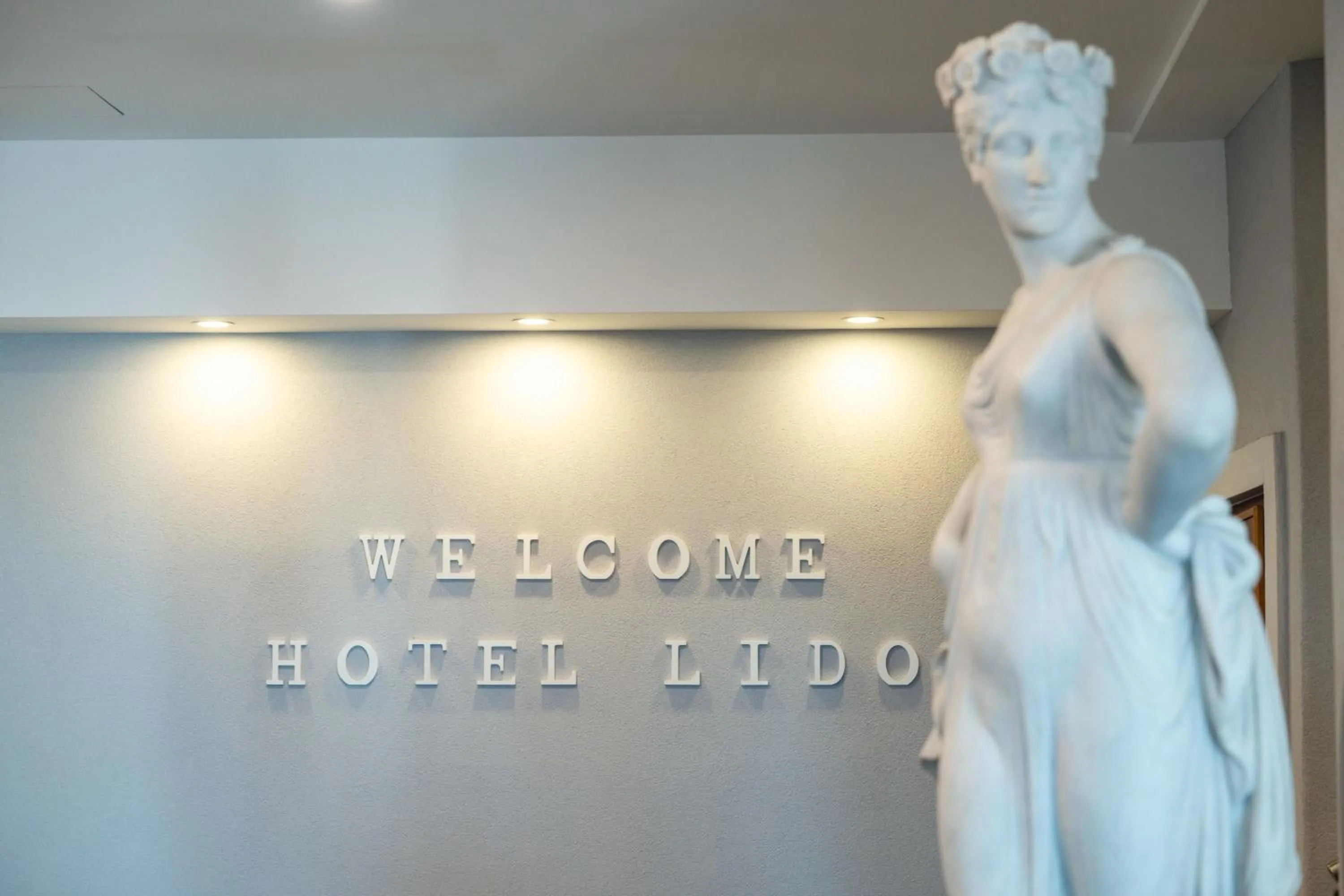 Restaurant/places to eat in Hotel Lido