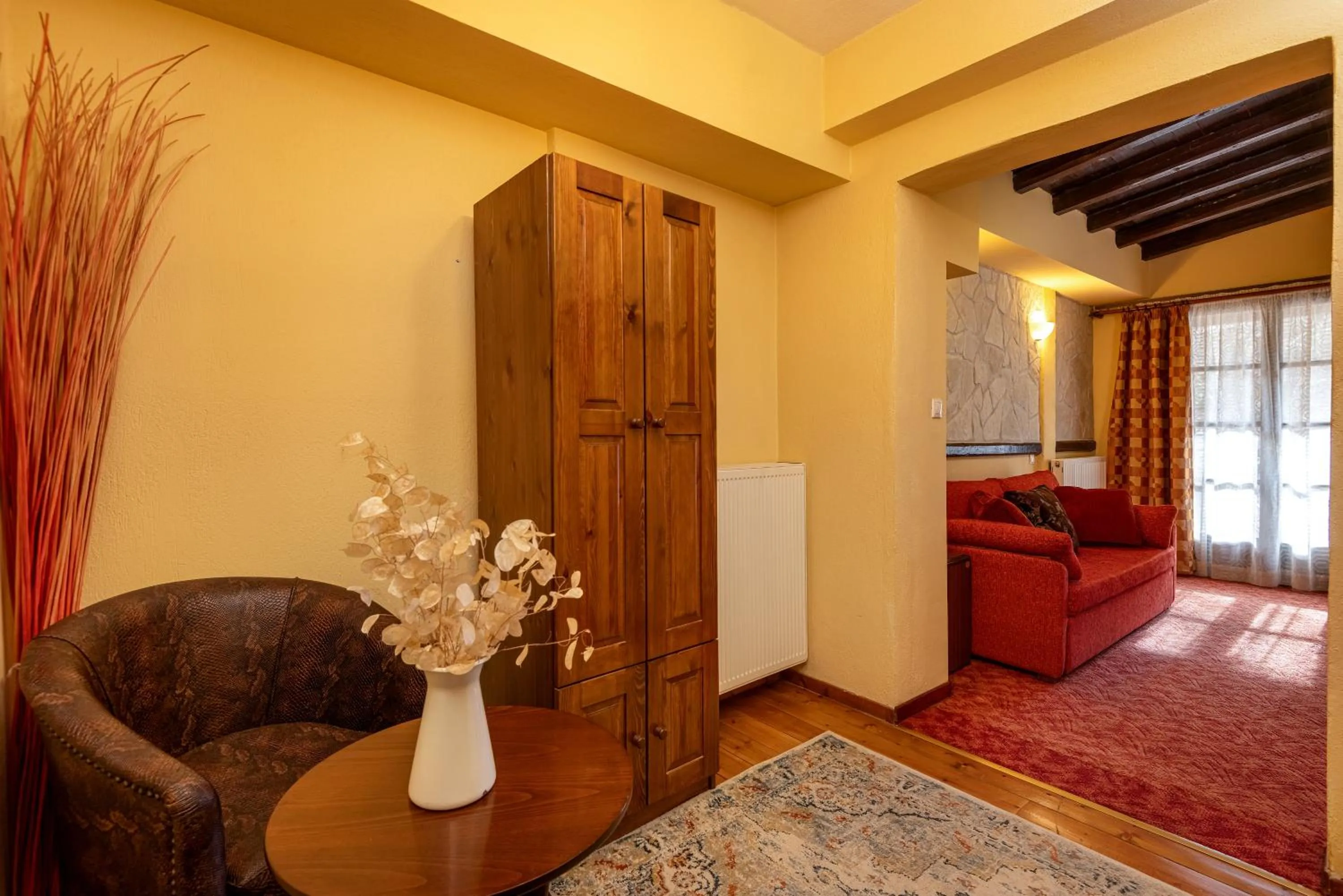 Photo of the whole room in Mikri Arktos