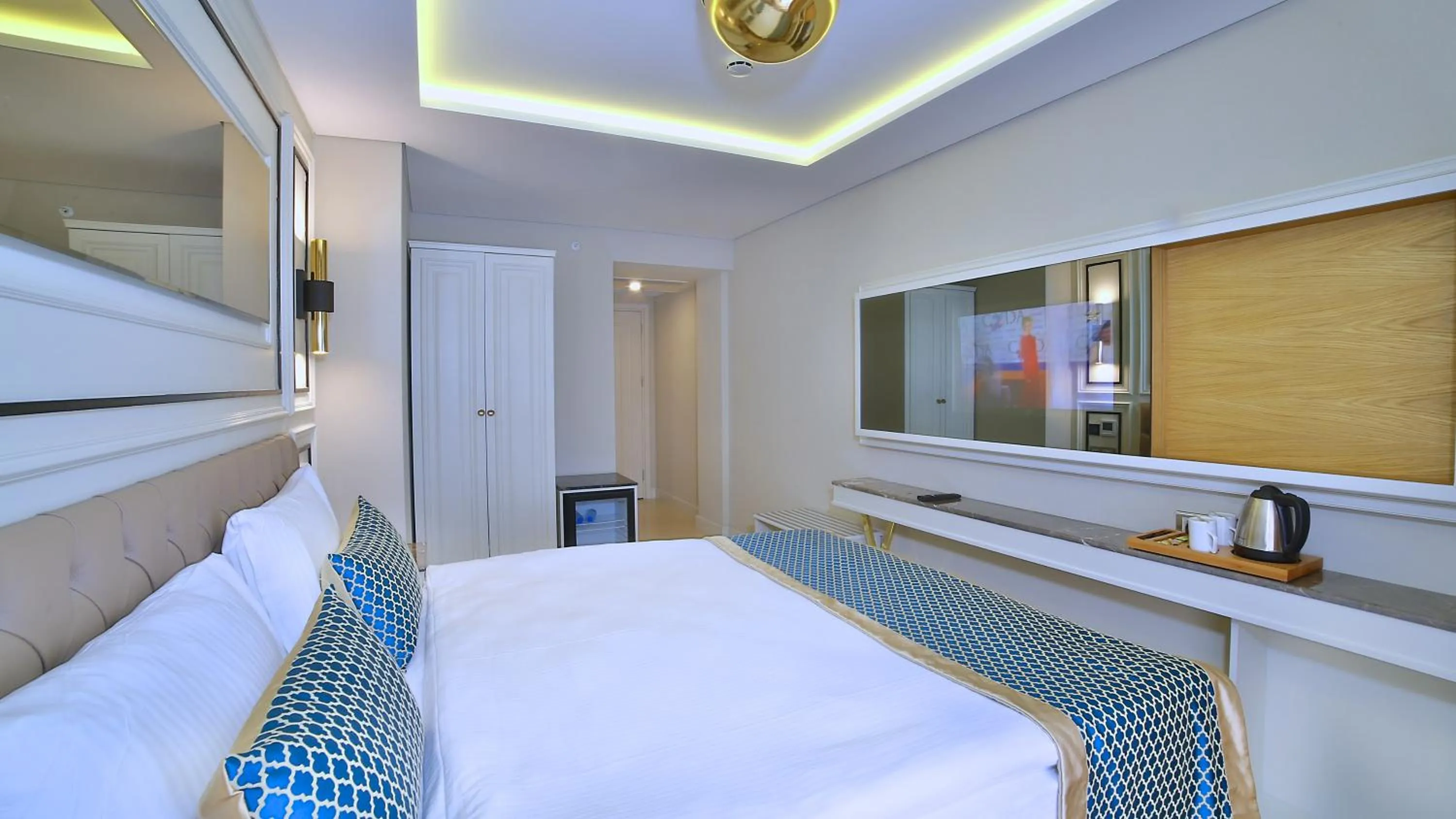 Bed in Beethoven Premium Hotel