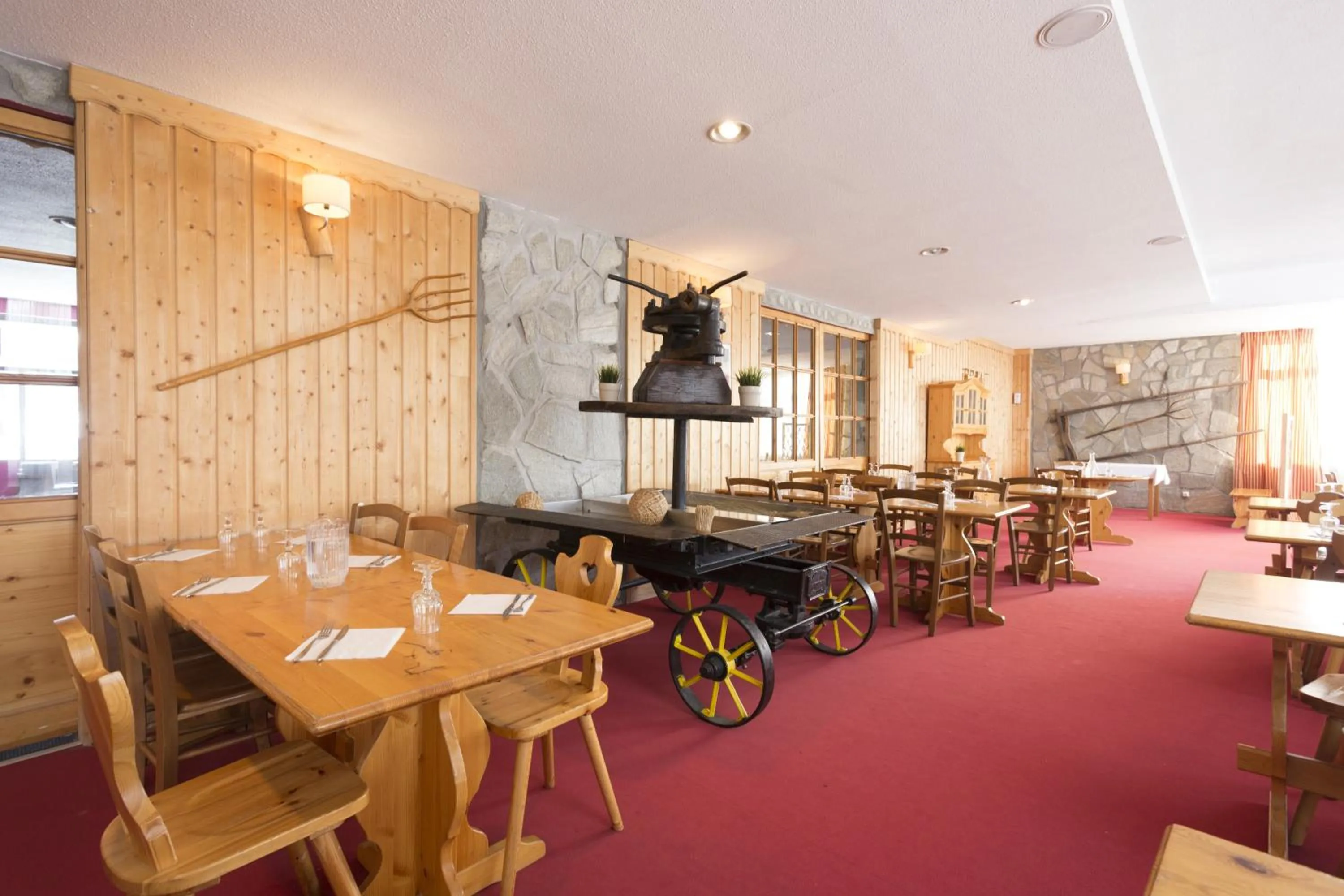 Restaurant/places to eat in Hôtel Club MMV Le Panorama