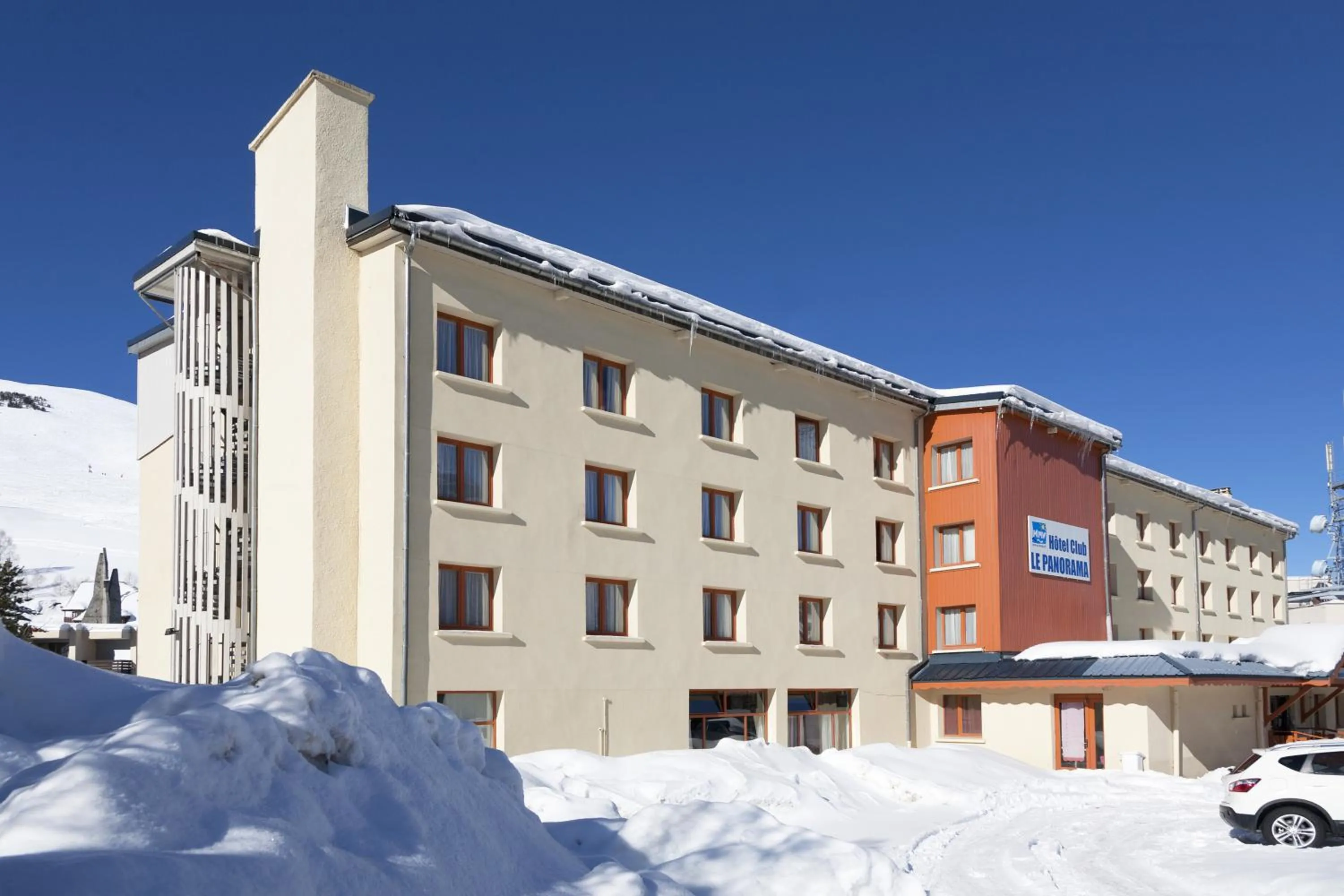 Property building in Hôtel Club MMV Le Panorama