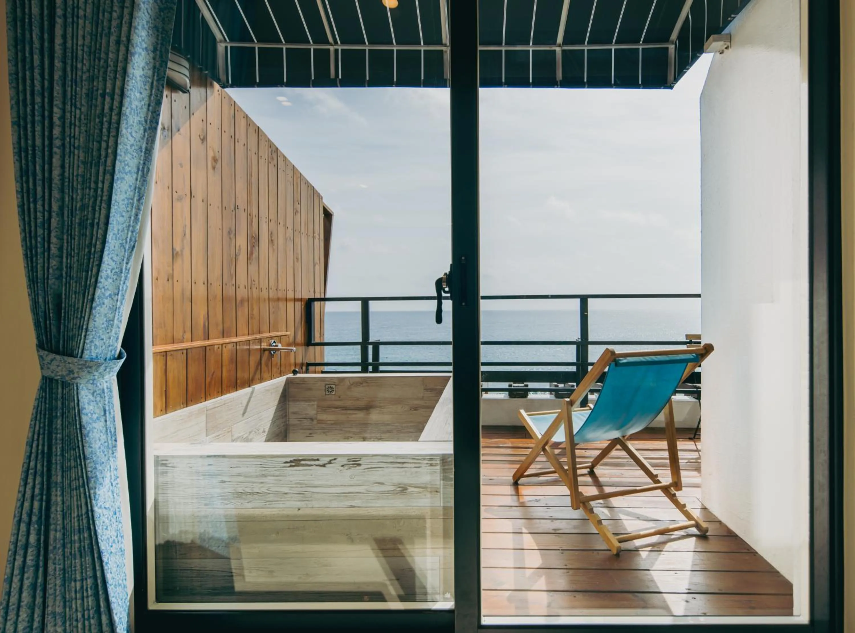 Chuanfanrock Haku Beach Days Inn