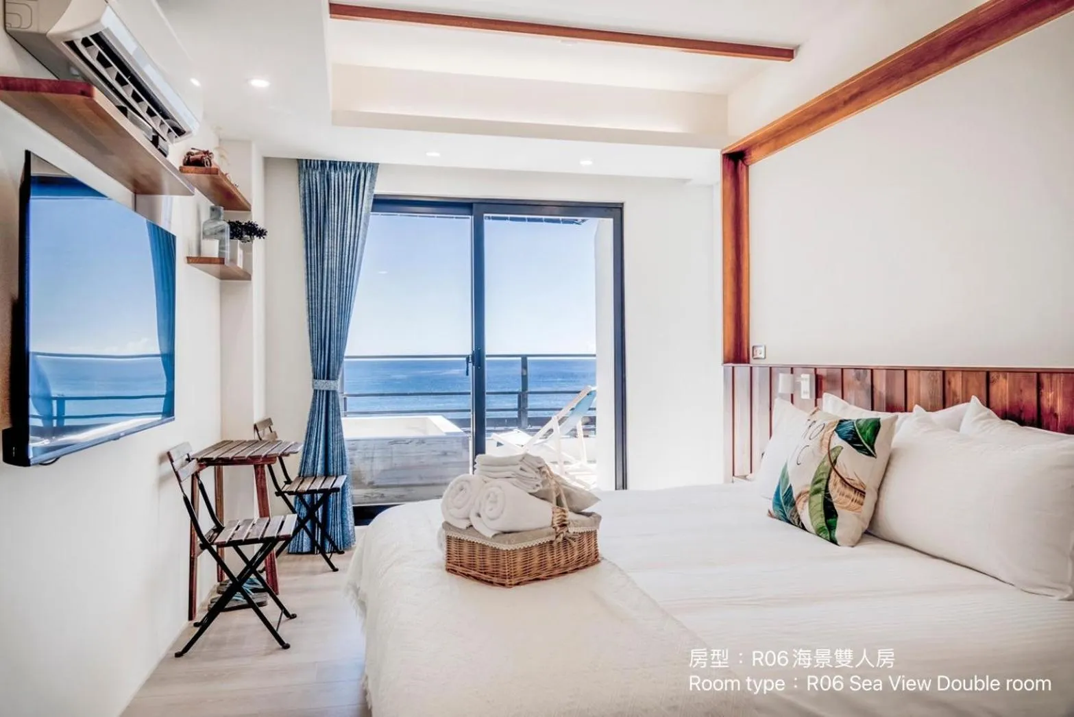 Photo of the whole room, Bed in Chuanfanrock Haku Beach Days Inn