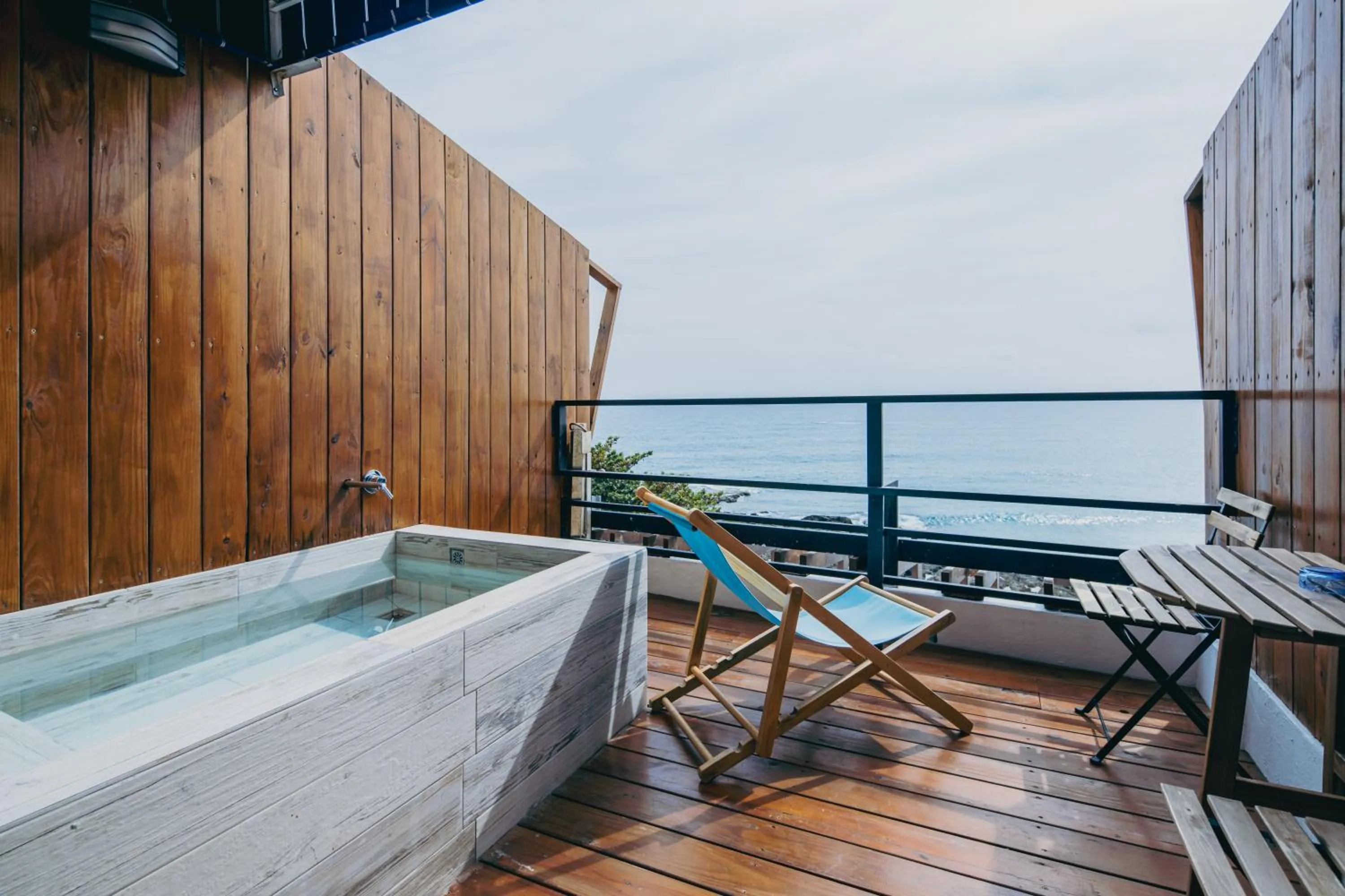 Chuanfanrock Haku Beach Days Inn